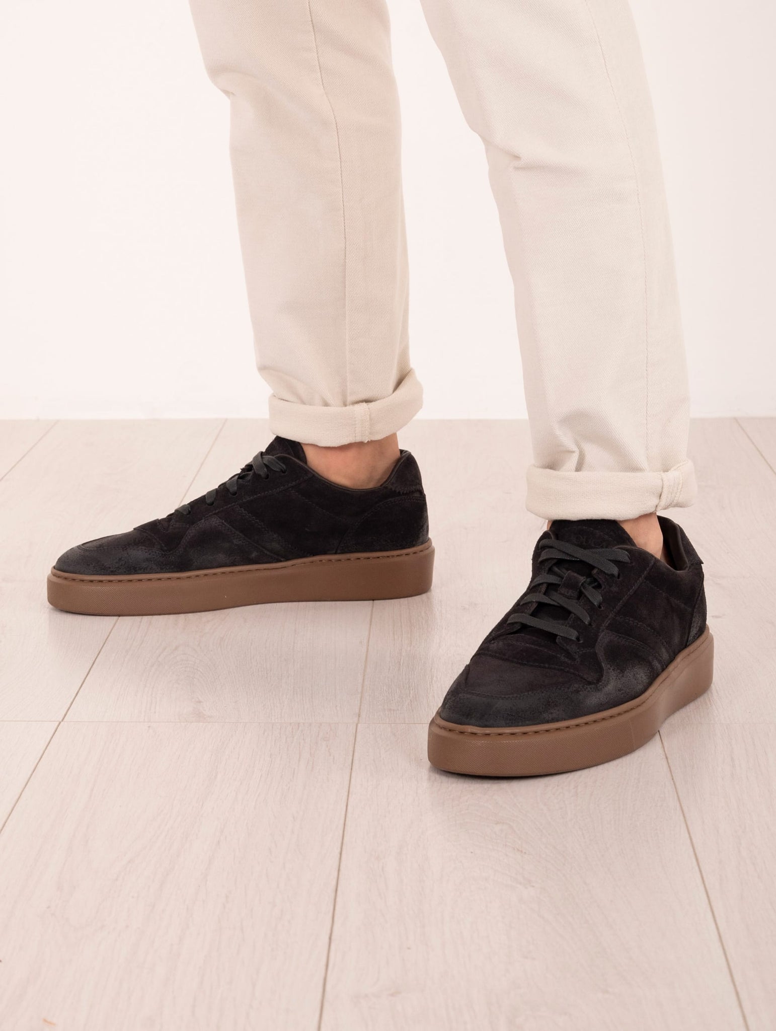 Sneaker Doucal's in Suede Antracite