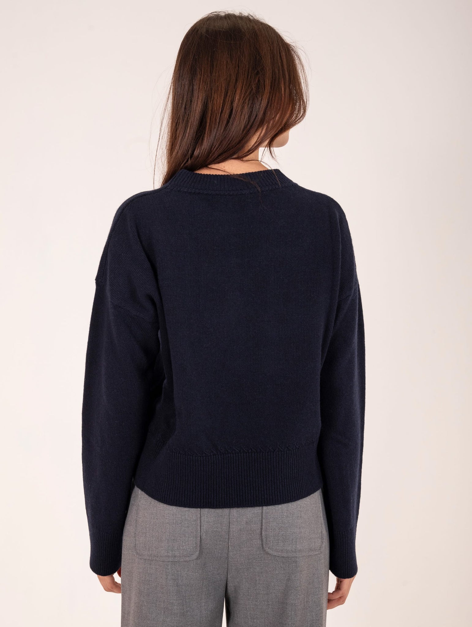 Pull Boxy Alpha Studio in Lana e Viscosa Blu Notte