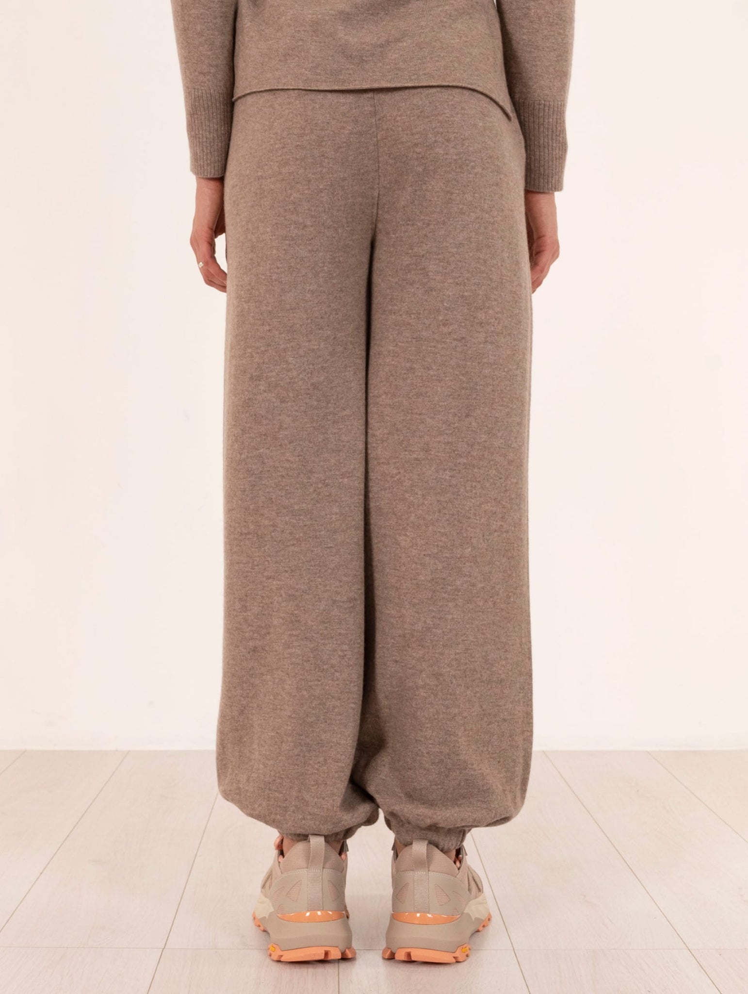 Pantalone Alpha Studio in Lana e Cashmere Taupe