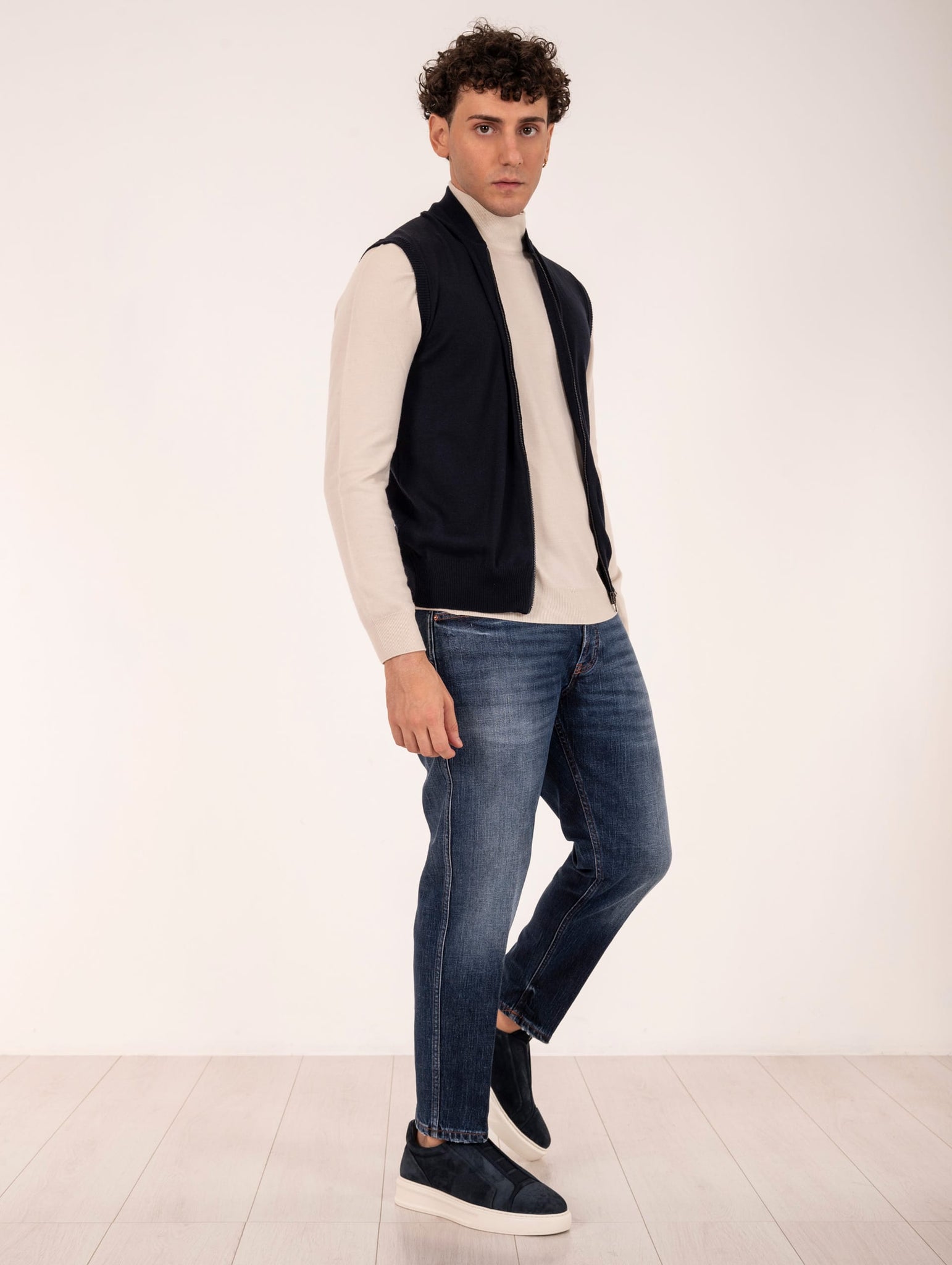 Gilet Alpha Studio in Lana Merinos Blu Notte