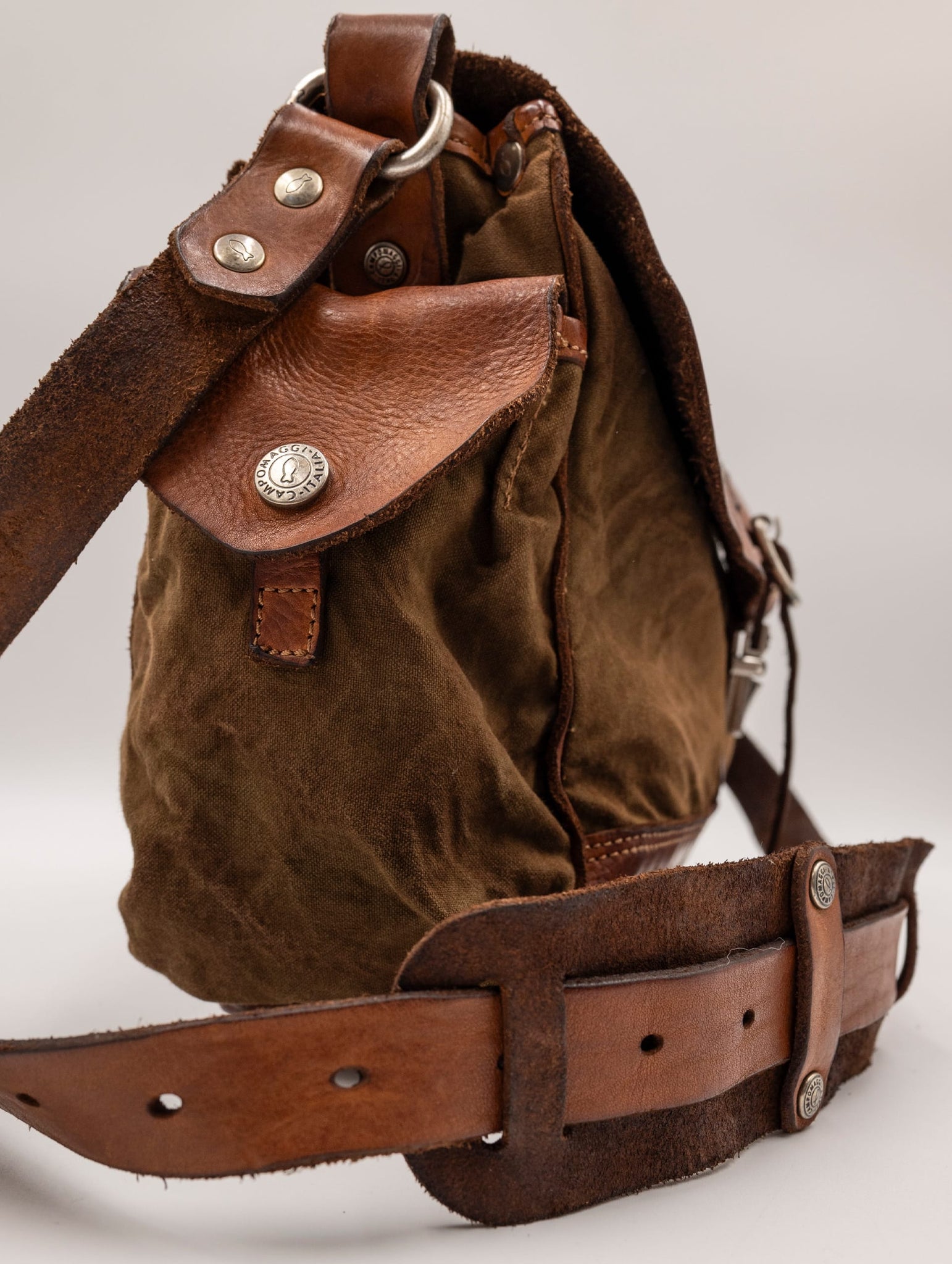 Borsa Campomaggi Saturno in Canvas e Pelle Cognac e Oliva