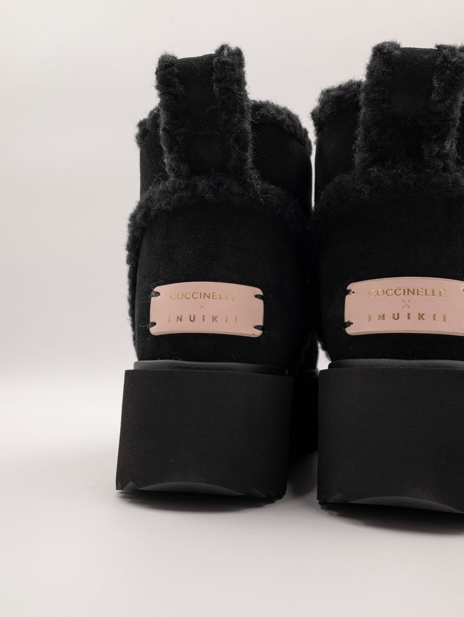 Stivaletto Shearling Platform Coccinelle in Suede Nero