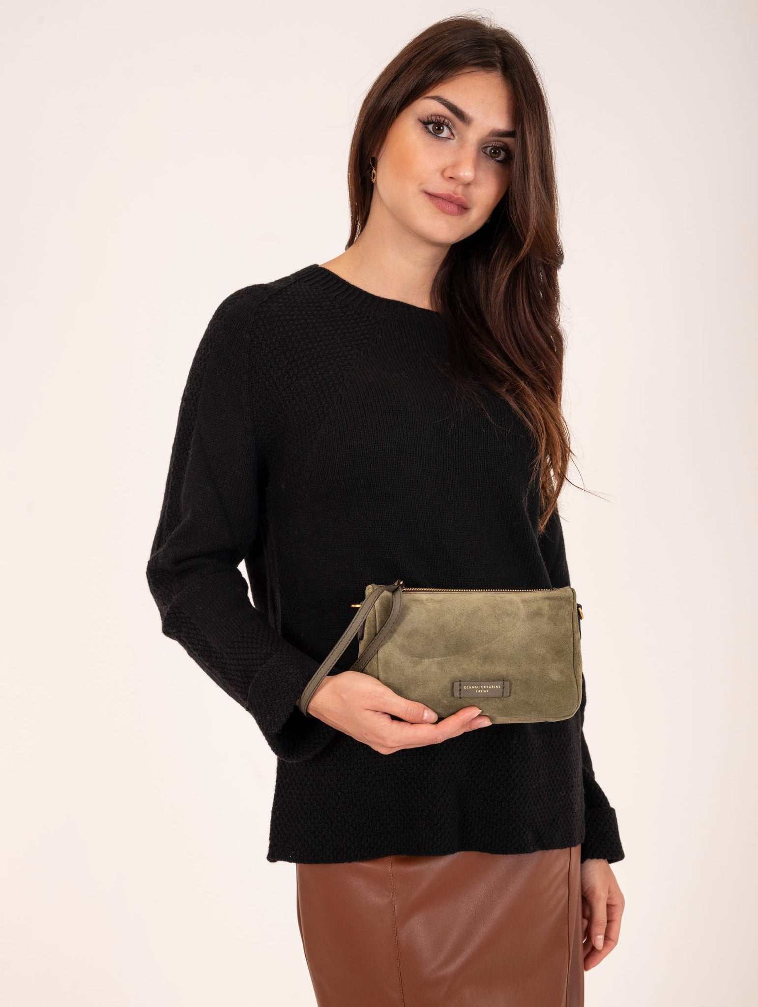 Nora Pouch Gianni Chiarini in Suede Verde Militare