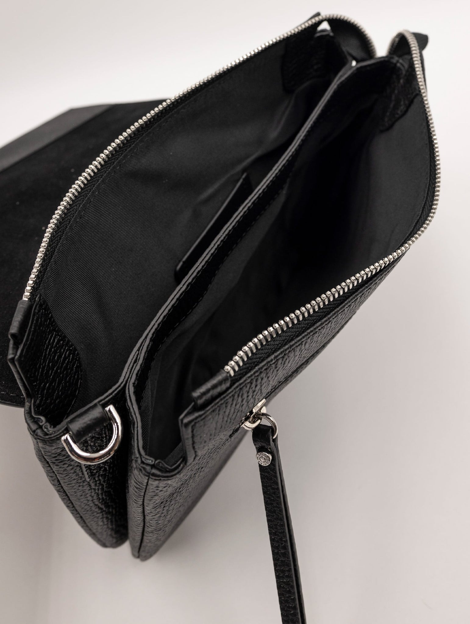 Borsa Three Gianni Chiarini in Pelle Martellata Nera