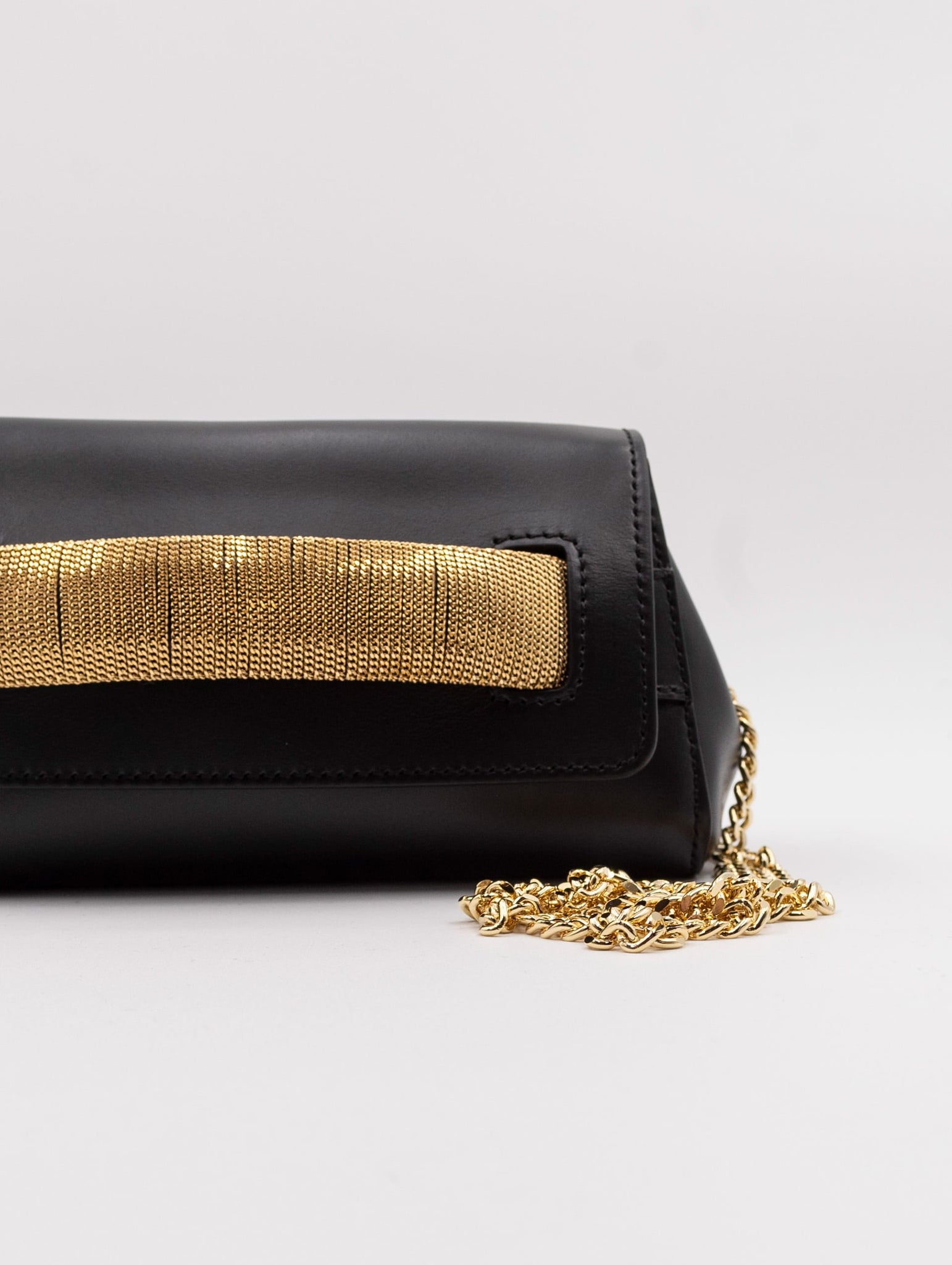 Clutch Gossip Chain Orciani in Pelle Nera