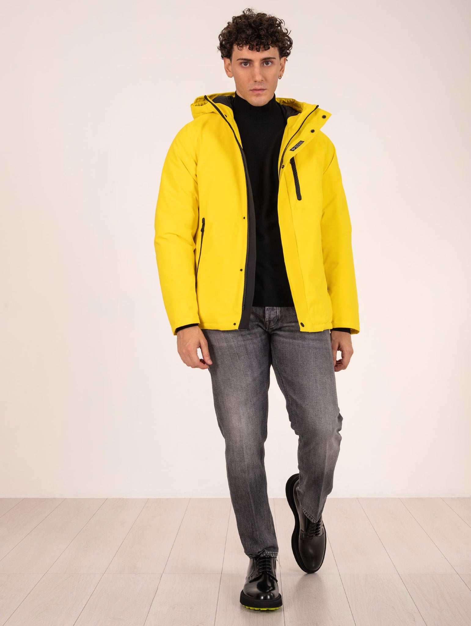 Giubbotto Akorest People of Shibuya con Cappuccio in Gore-Tex Giallo