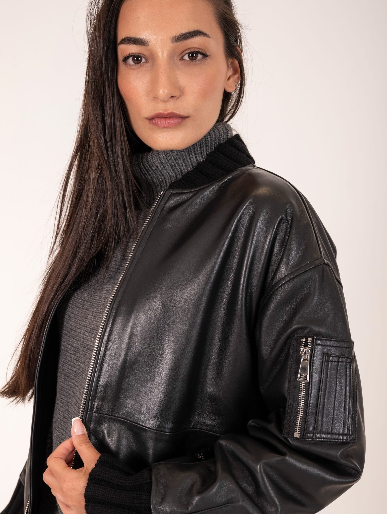 Bomber Over The Jackie Leathers in Pelle Plongee Nero