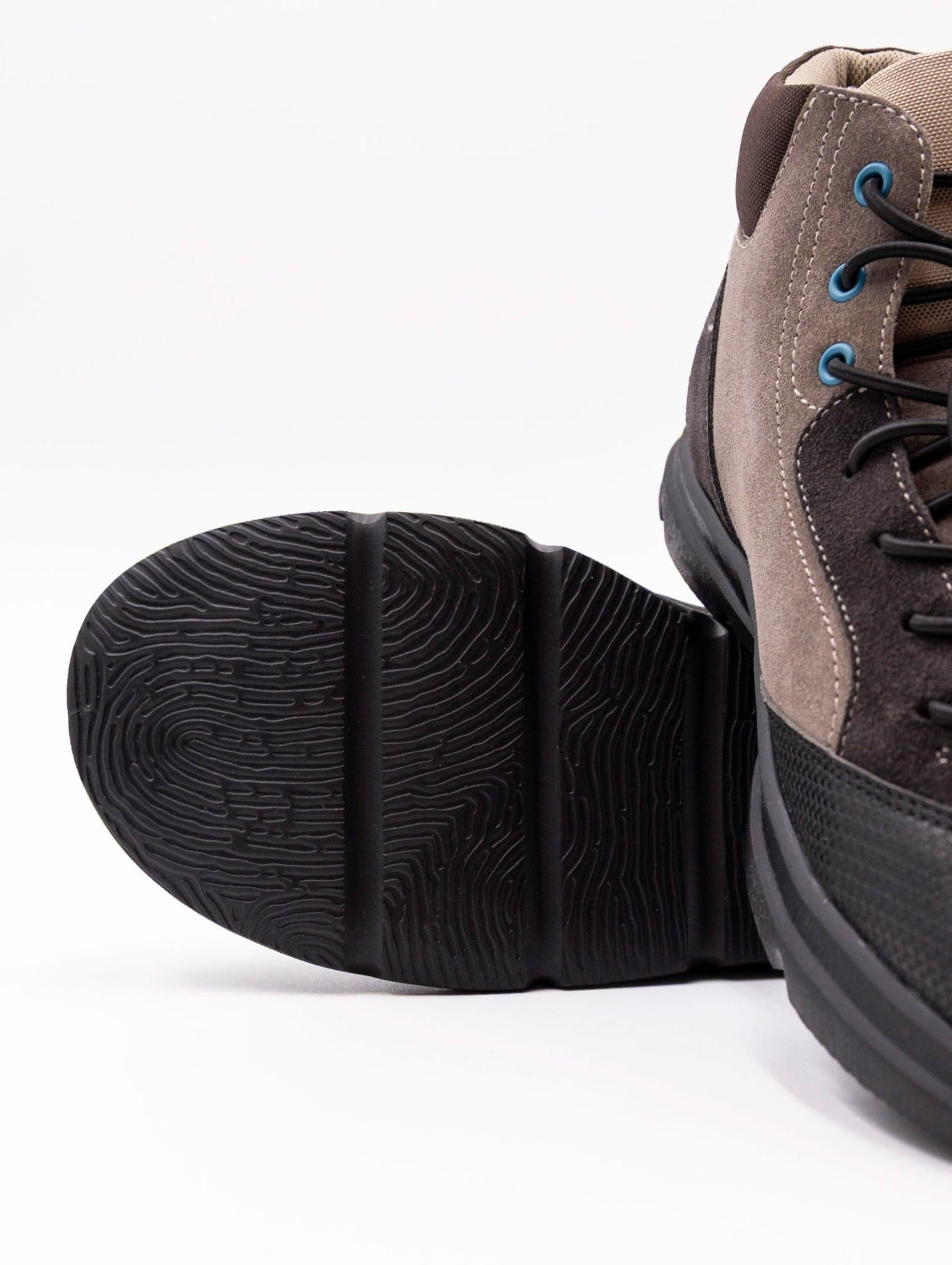 Beatles CNR in Suede Mud e Nero