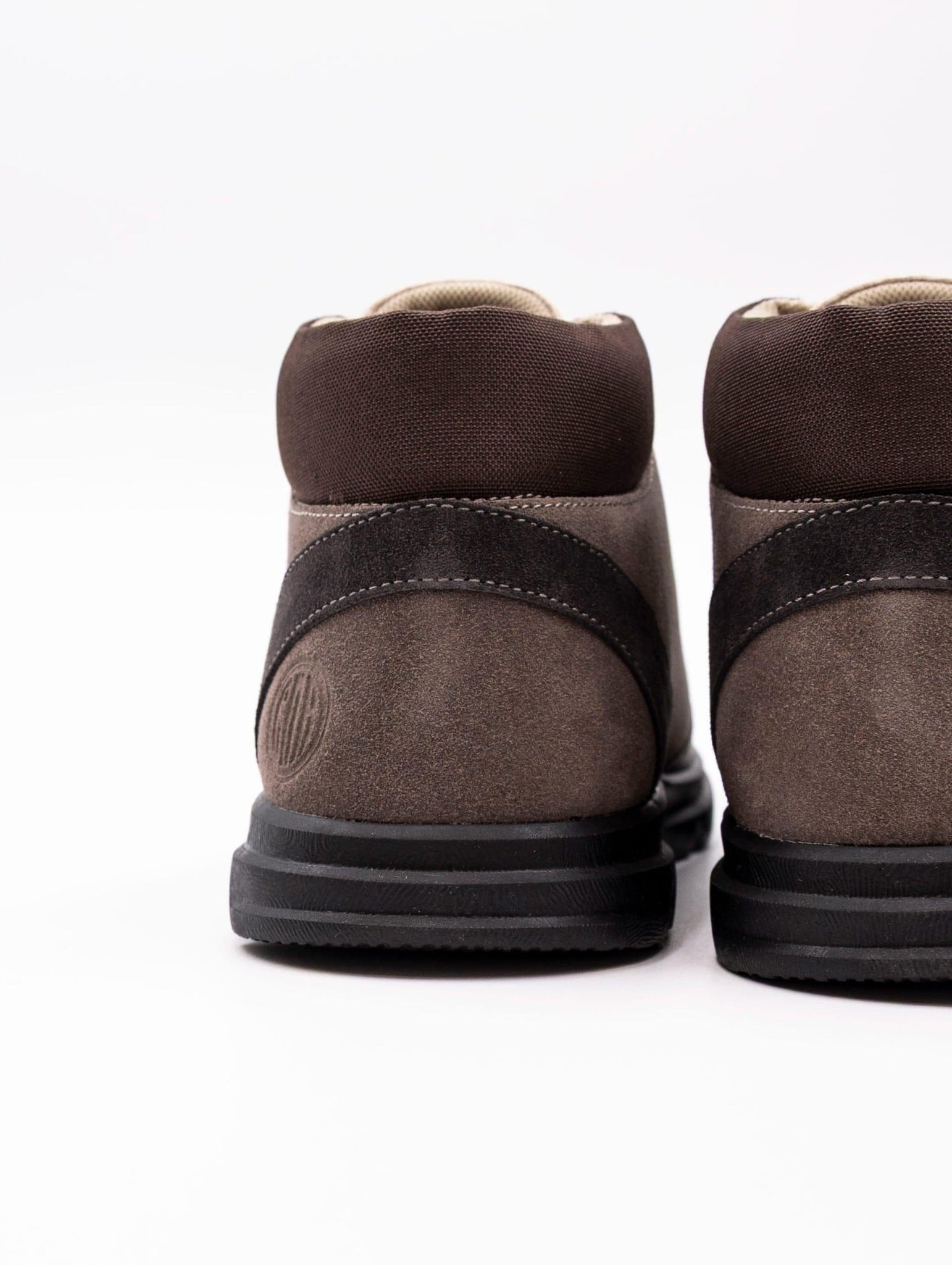 Beatles CNR in Suede Mud e Nero