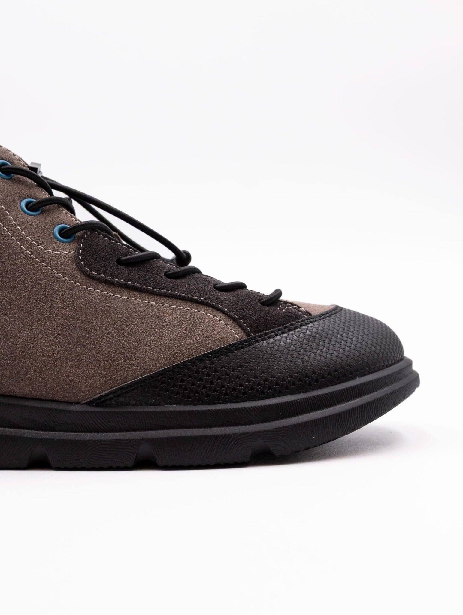 Beatles CNR in Suede Mud e Nero