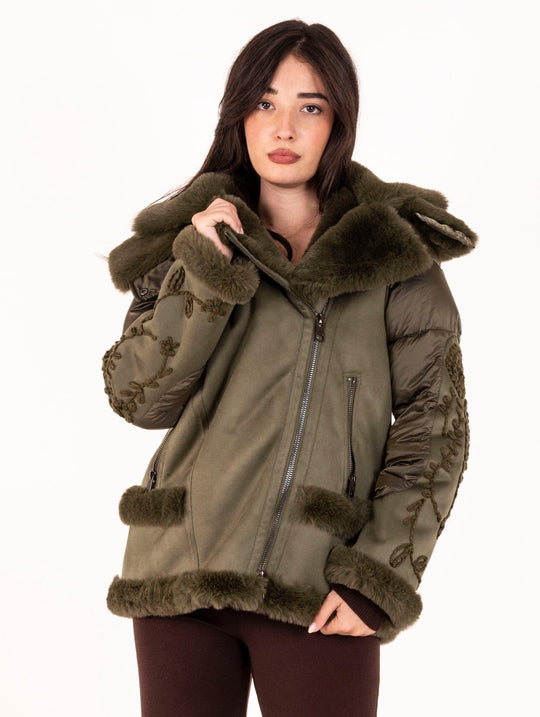 Biker Violanti con Ricamo in Eco Montone con Dettagli in Piuma Verde Militare