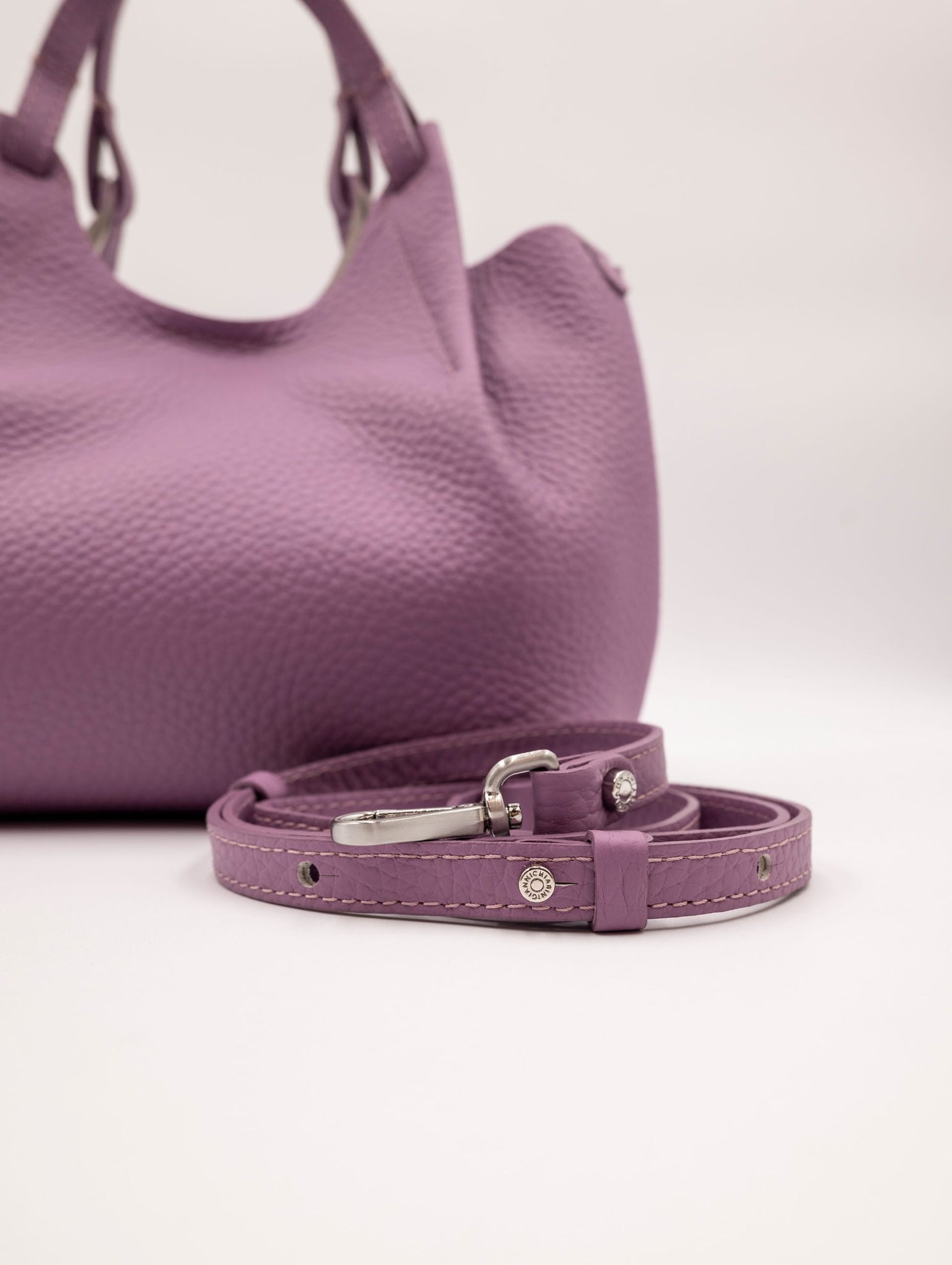 Borsa Dua Gianni Chiarini in Pelle Martellata Viola