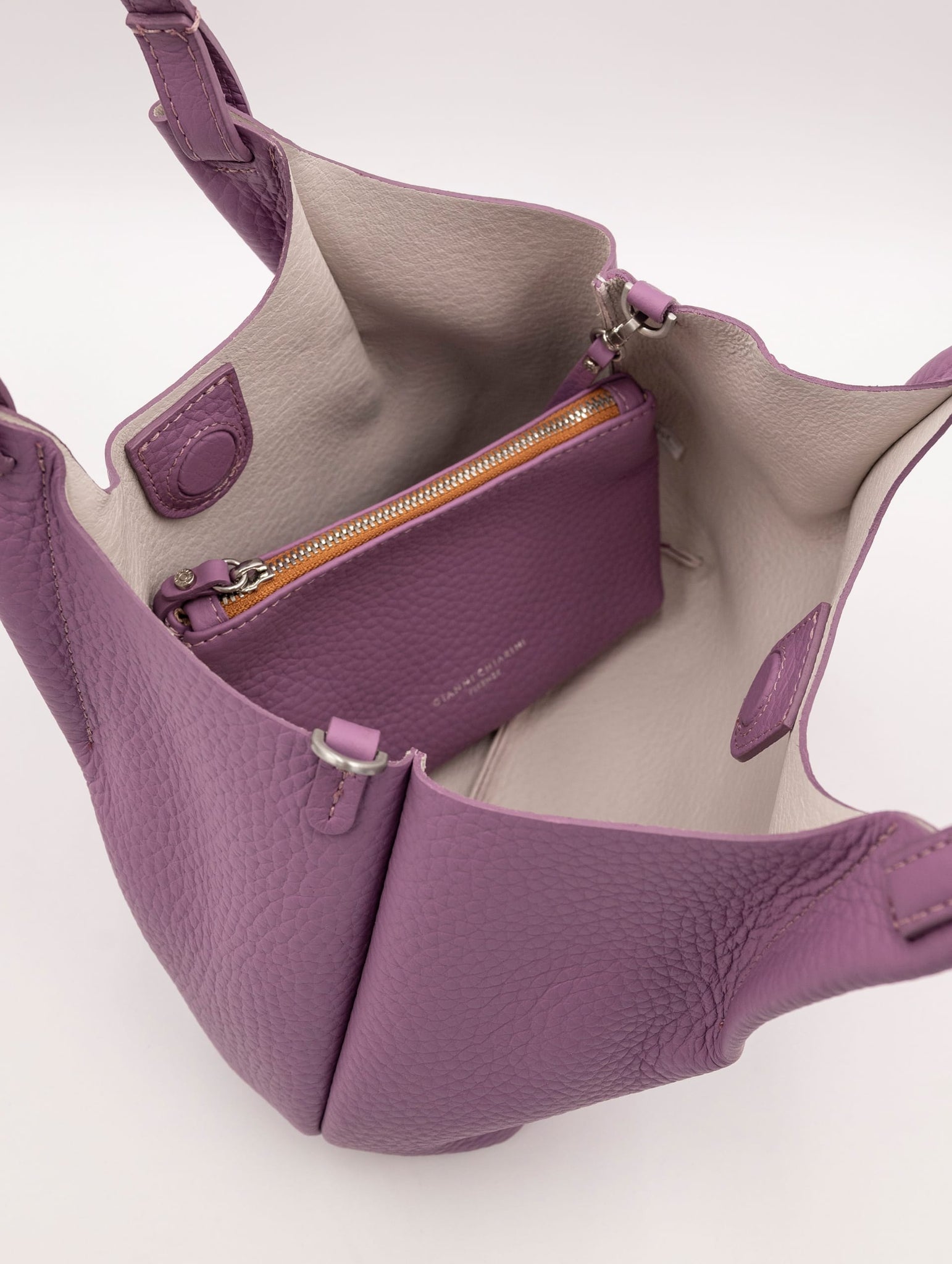 Borsa Dua Gianni Chiarini in Pelle Martellata Viola