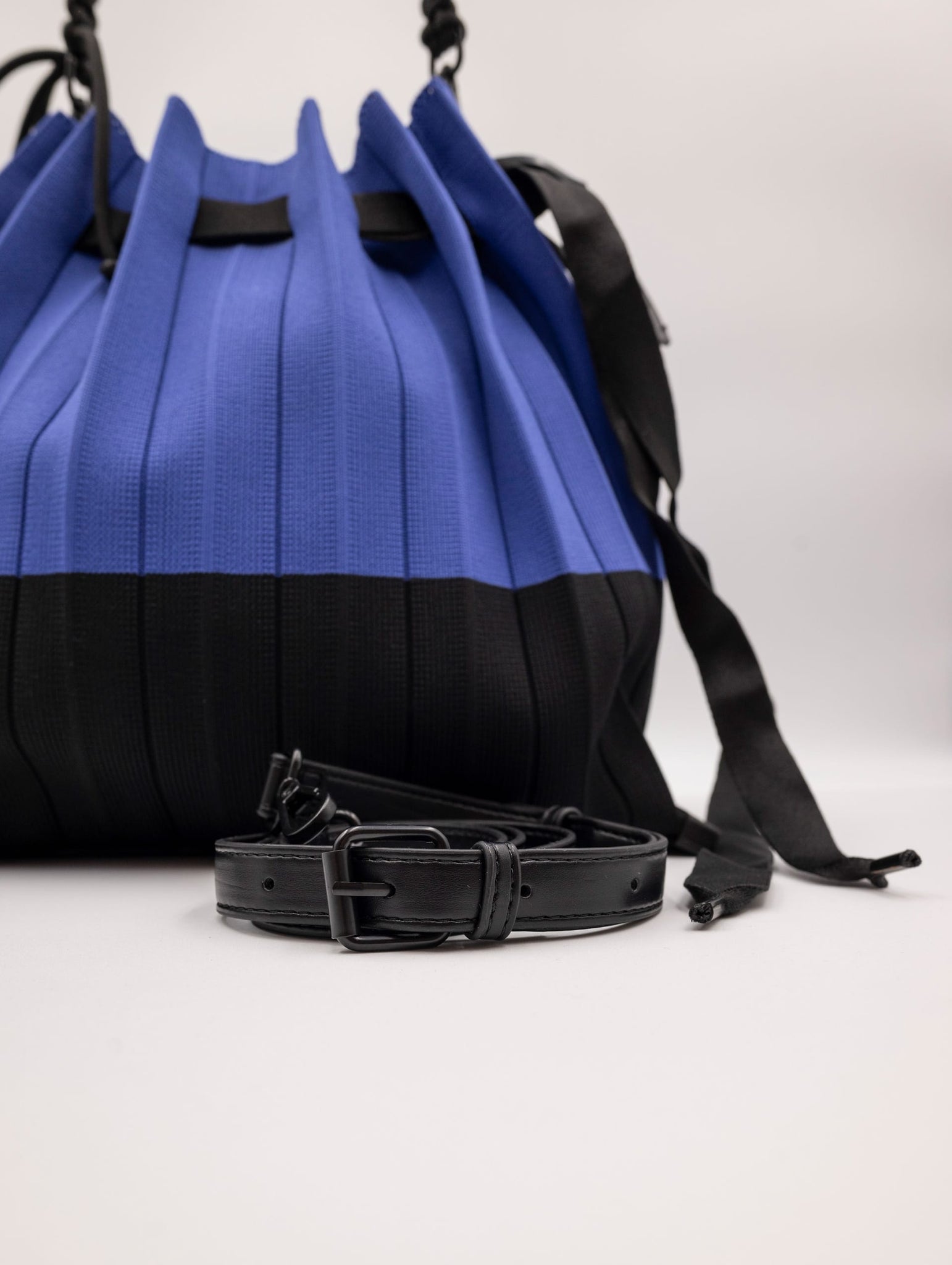 Borsa Fri-Yay Folding Large in Maglia Blu e Nero