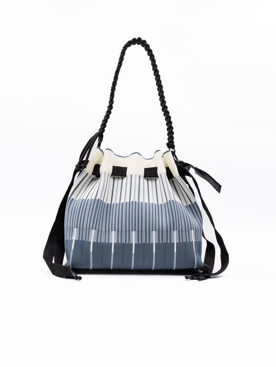 Tasche Fri-Yay Sara aus Plissee-Strick Indigo und Creme