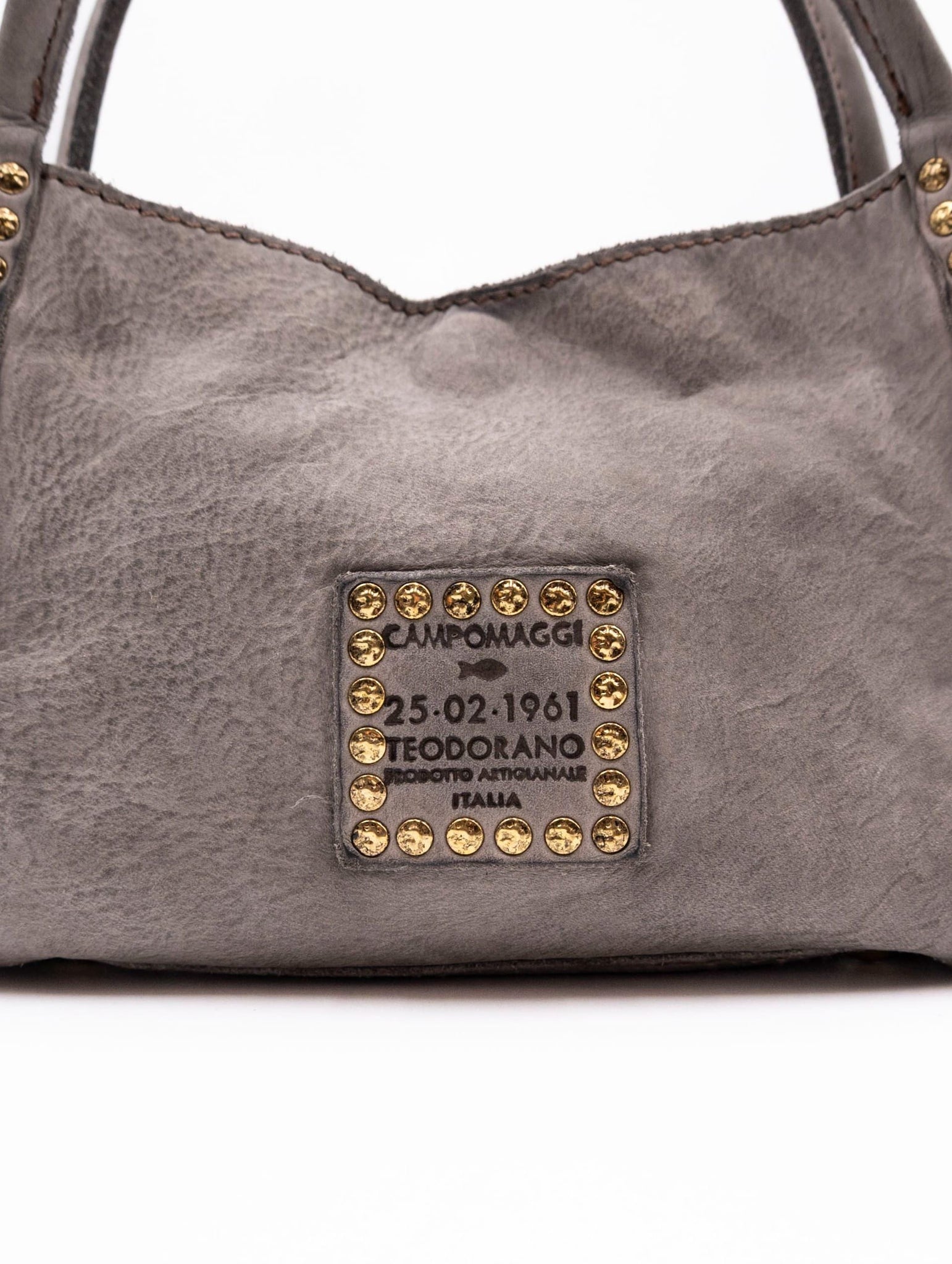 Borsa Kura Campomaggi con Borchie in Pelle Cemento