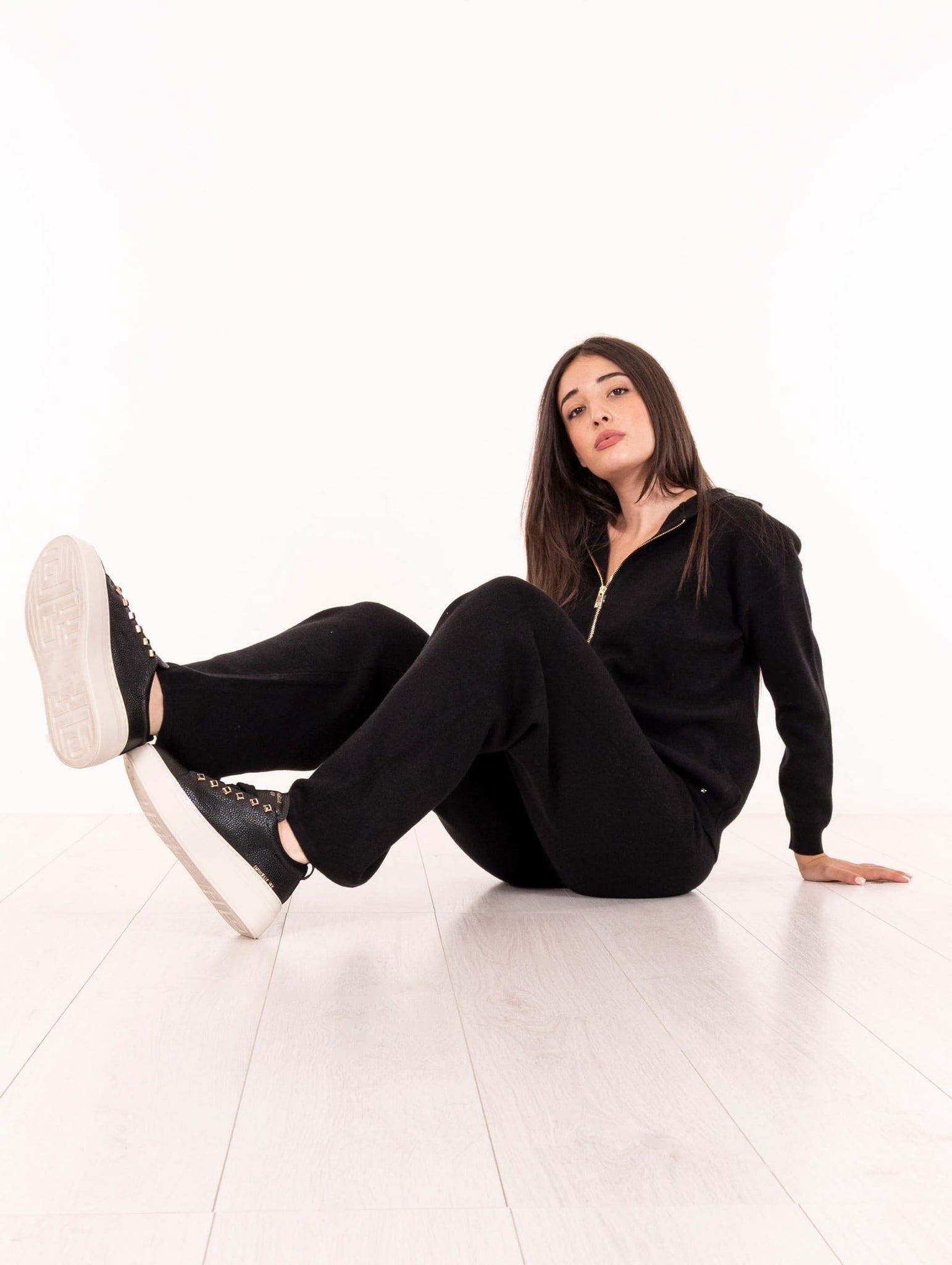 Completo White Wise Felpa e Pantalone in Viscosa Nero