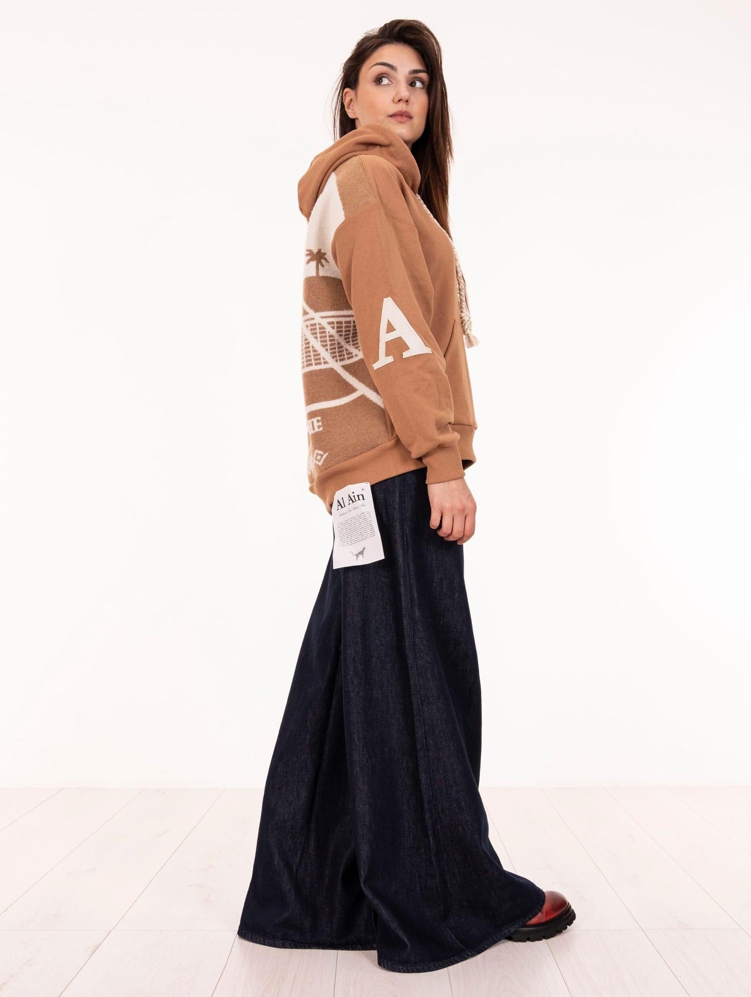 Felpa Ahlw Court Al Ain in Cotone e Cashmere Cammello