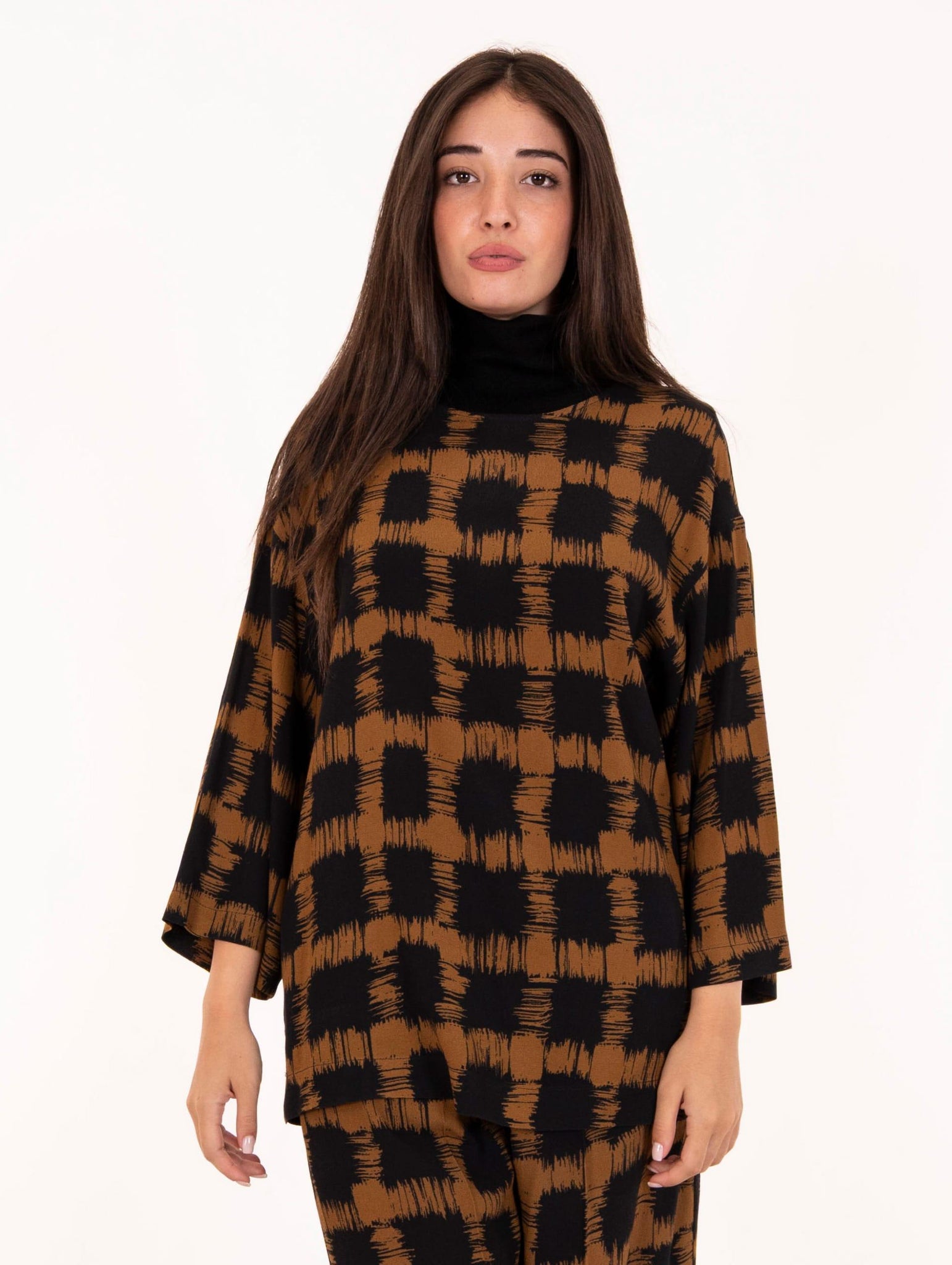 Blusa Meimeij in Viscosa Nera e Sigaro M5FT01S1008 Meimeij