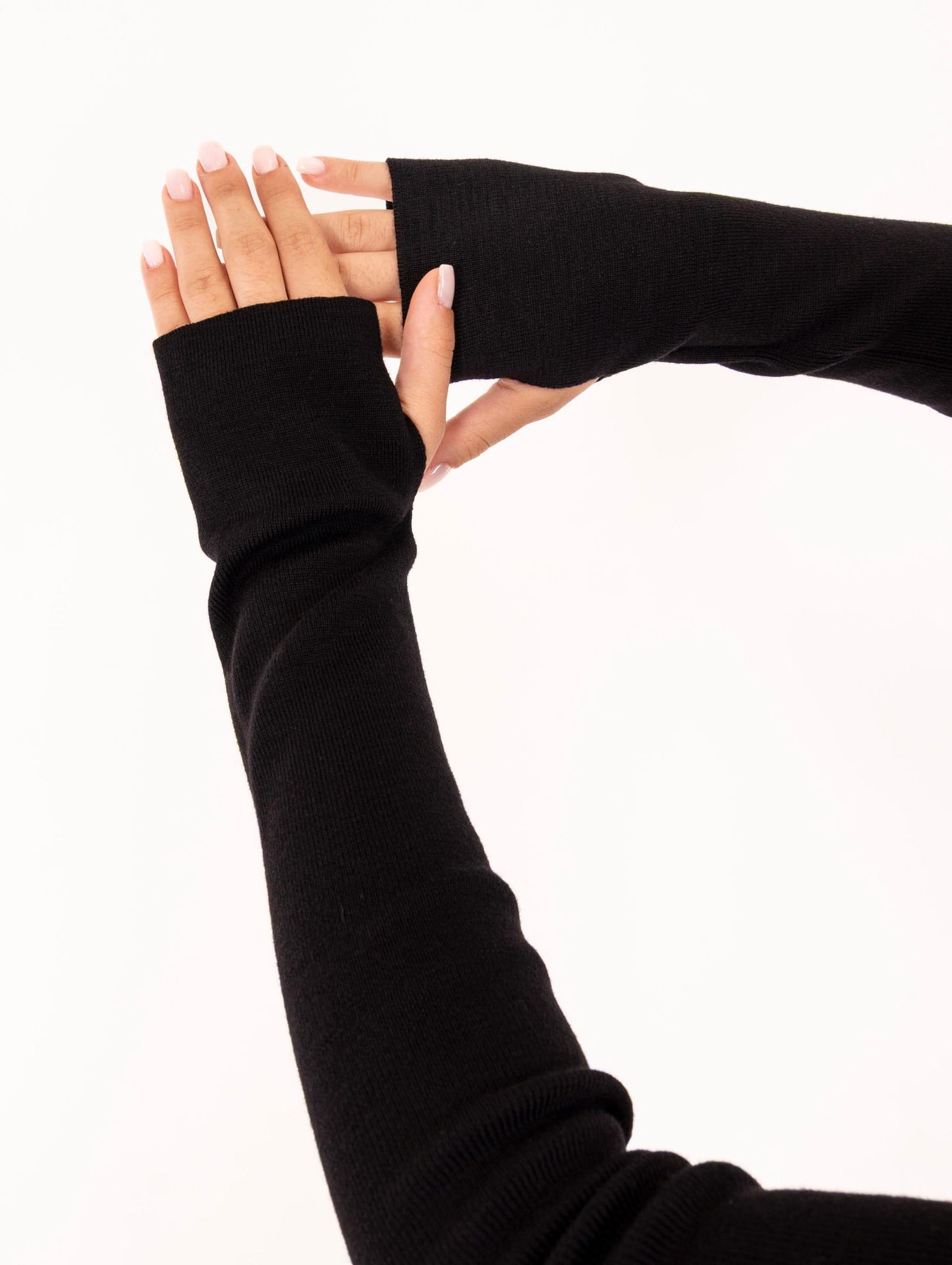 Manicotti Alpha Studio in Pura Lana Nera AD-4024S2002 Alpha Studio