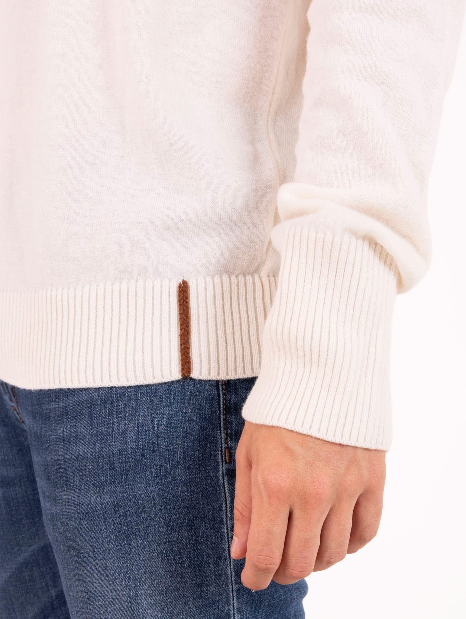 Maglia Alpha Studio con Cappuccio in Lana Geelong Latte AU-3111C1003 Alpha Studio