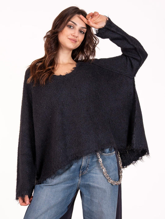 Maxi Pull V Circus Hotel in Pura Seta Nera