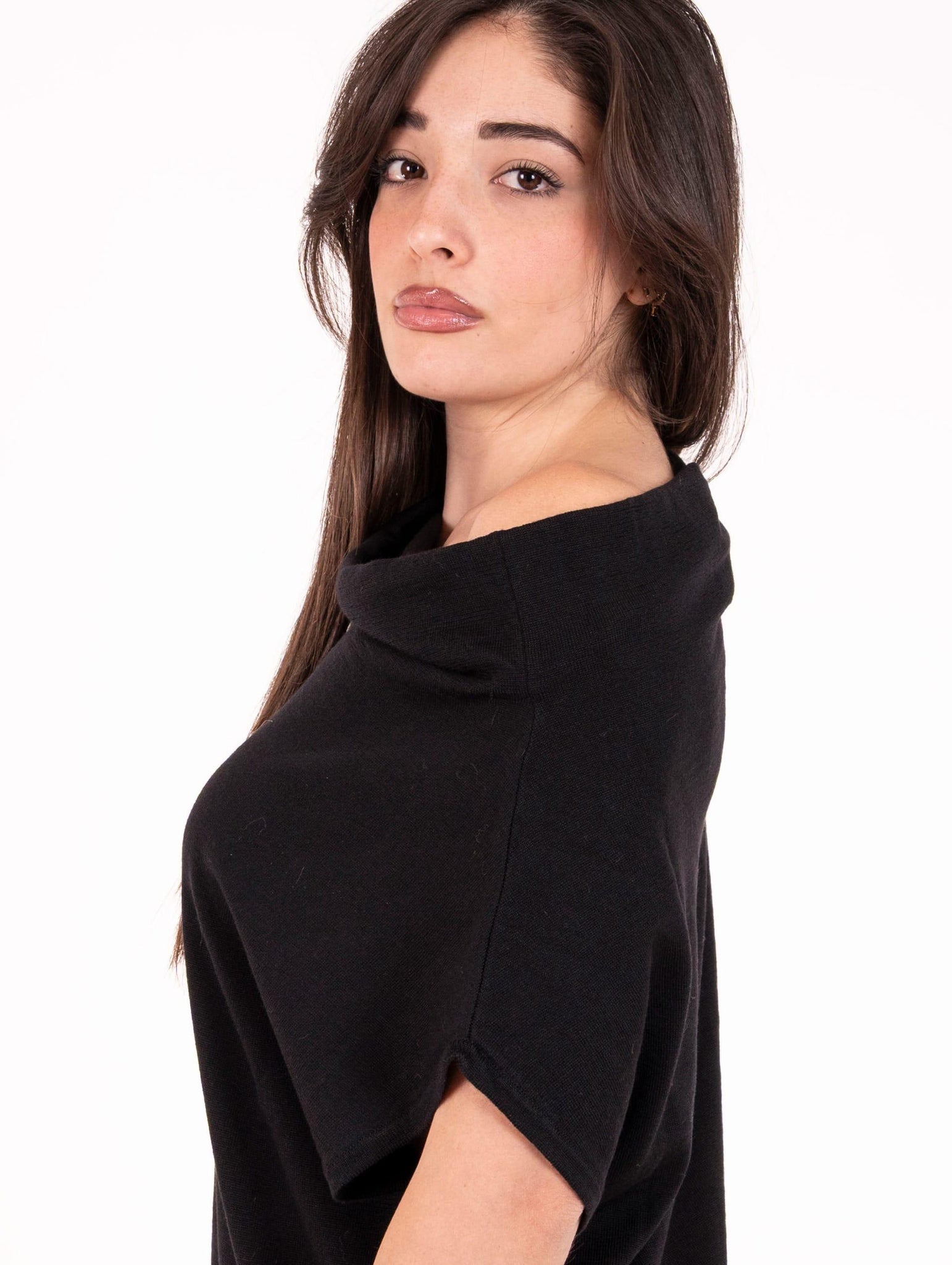 Abito Alpha Studio in Lana Merinos Extrafine Nero AD-4023O2002 Alpha Studio