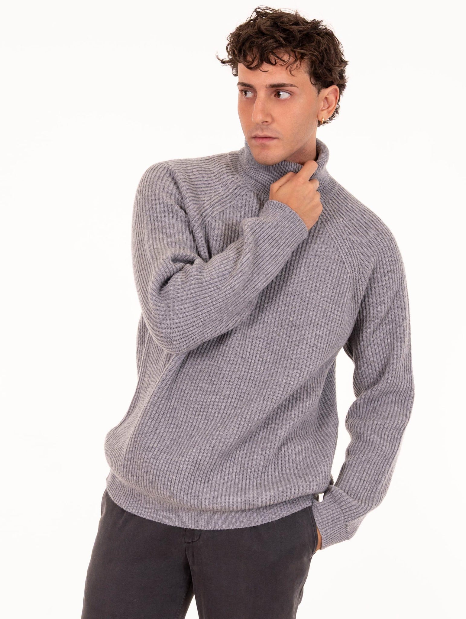 Dolcevita Alpha Studio in Lana e Cashmere Flanella AU-3125G1010 Alpha Studio