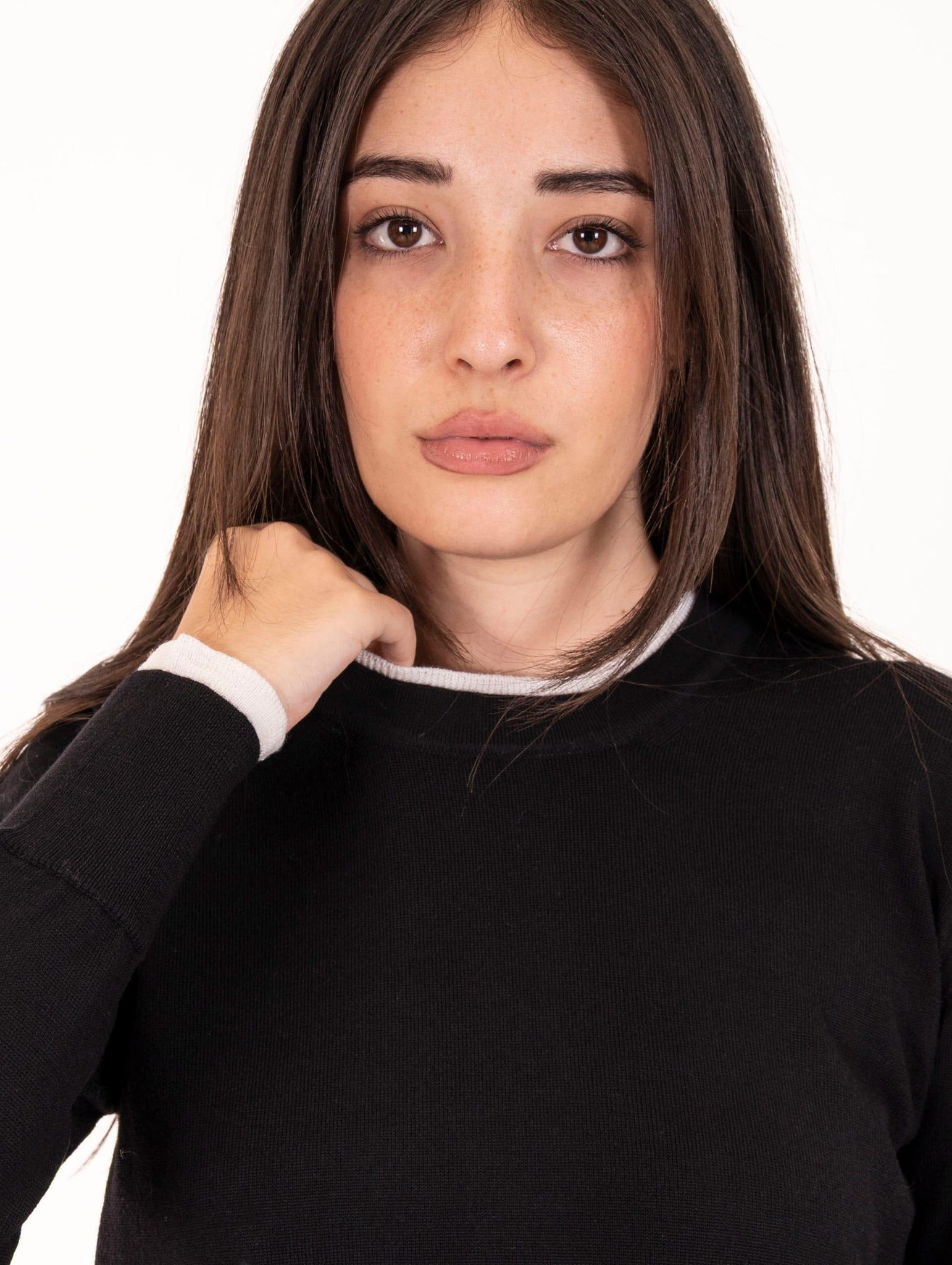 Maglia Bicolor Alpha Studio in Pura Lana Nero e Bianco AD-4011C2002 Alpha Studio