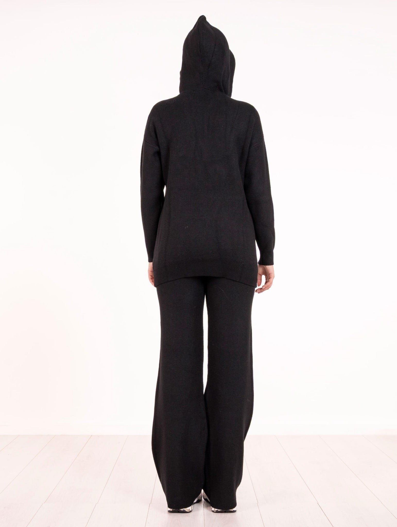 Completo White Wise Maxi Felpa e Pantalone in Viscosa Nero WW20122_C1 White Wise