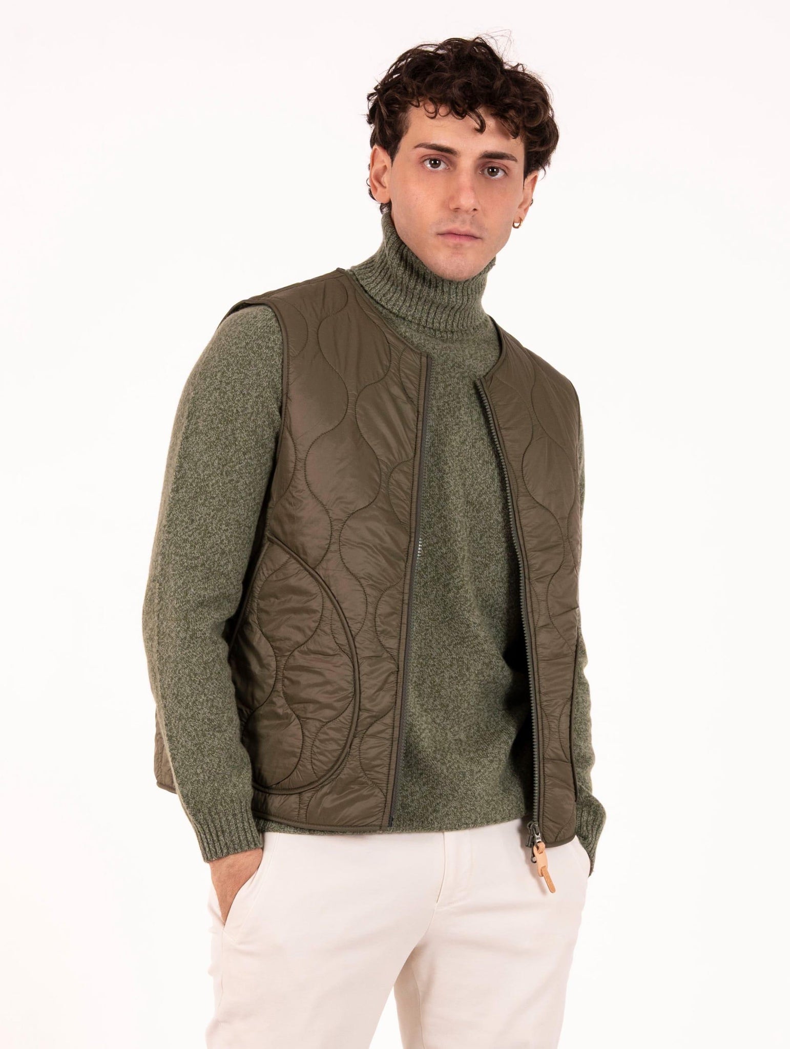 Gilet Manifattura Ceccarelli in Tessuto Tecnico Oliva 7919-CBOLIVE Manifattura Ceccarelli