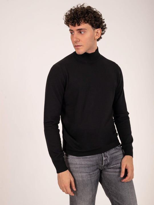 Zanieri Turtleneck in Merycash Wool Black