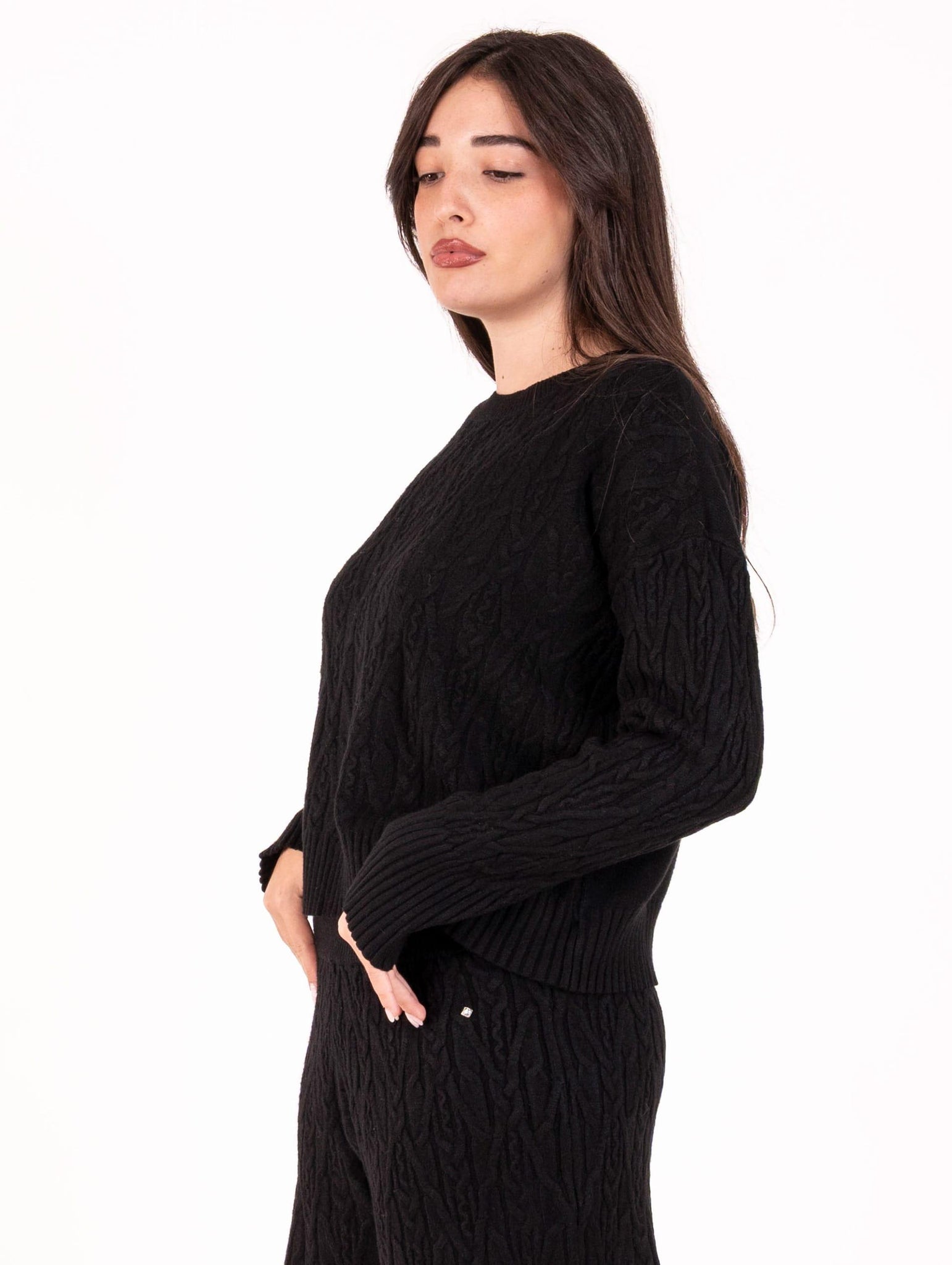 Pull Girocollo White Wise in Misto Viscosa Trecce Nero WW201251 White Wise