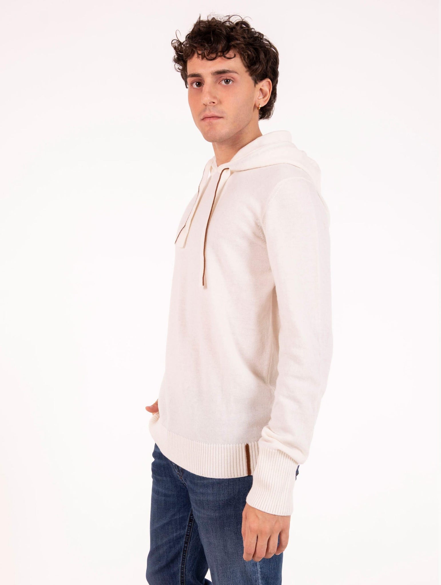 Maglia Alpha Studio con Cappuccio in Lana Geelong Latte AU-3111C1003 Alpha Studio