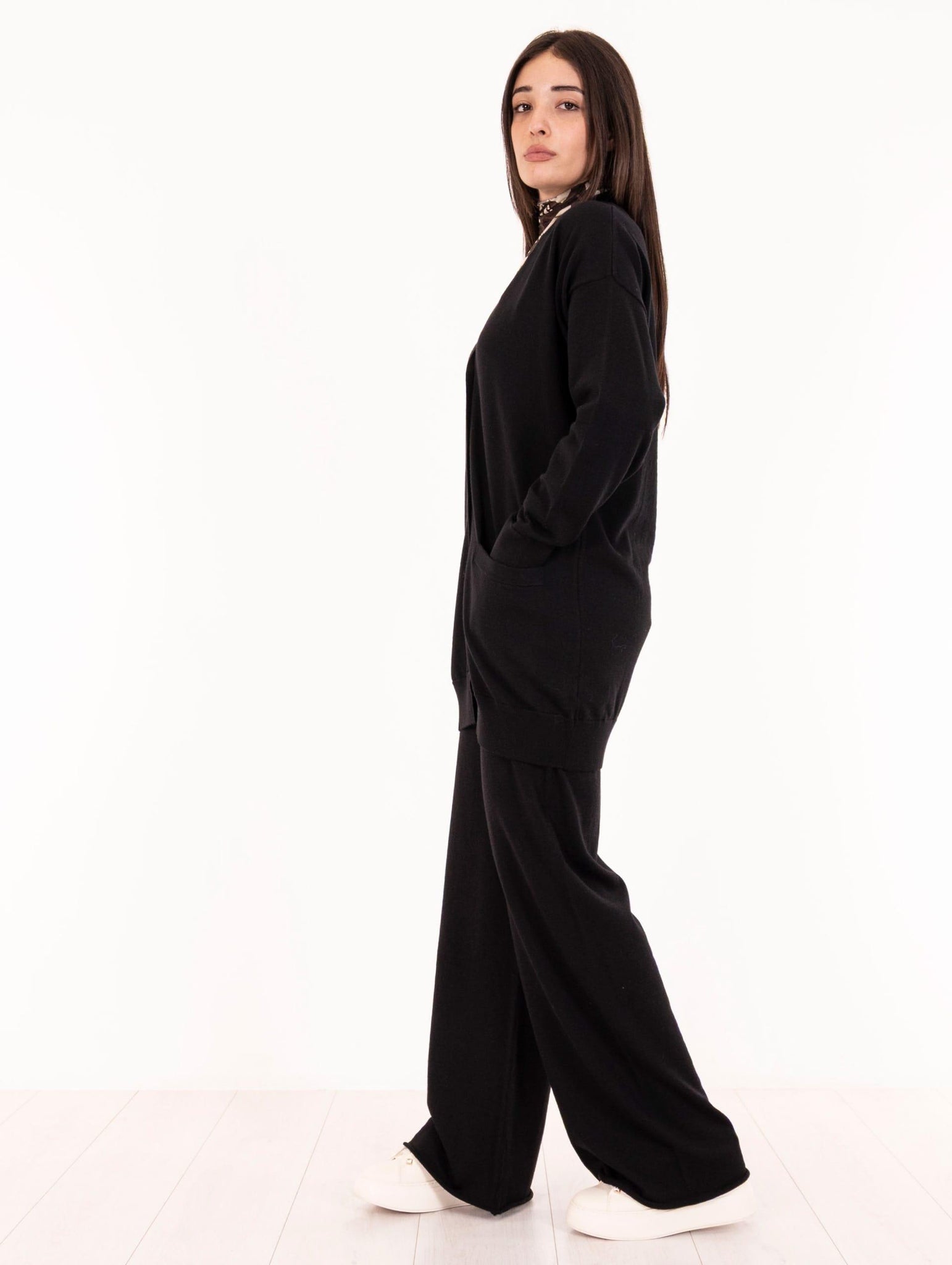 Cardigan Alpha Studio in Pura Lana Nero AD-4006E2002 Alpha Studio