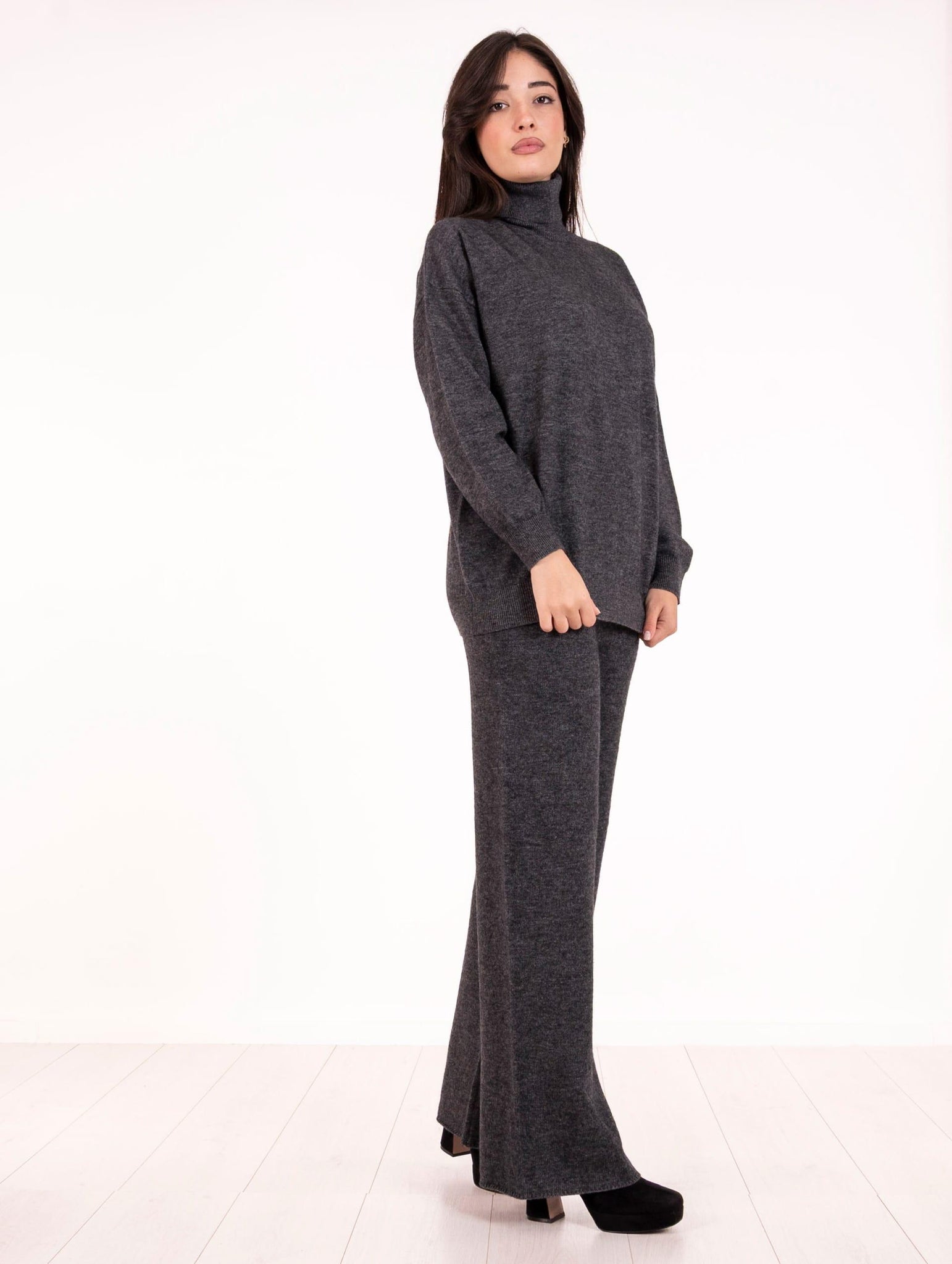 Completo White Wise Maxi Dolcevita e Pantalone in Cachemire Antracite WW20144_C1664 White Wise