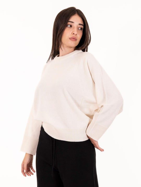 Alpha Studio Raglan Crewneck Sweater in Pure Merino Wool Cream
