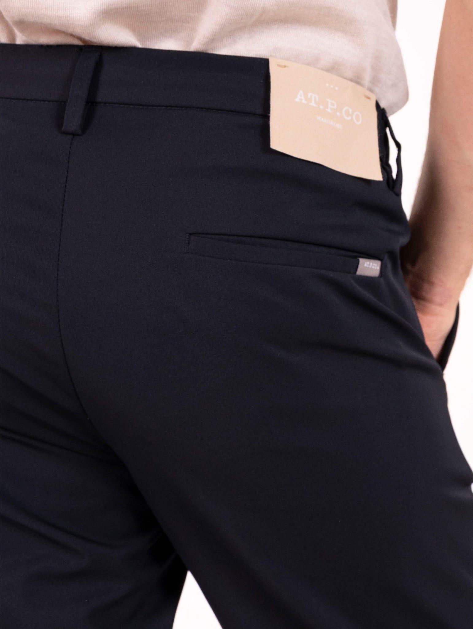 Pantalone AT.P.CO. in Tessuto Tecnico Blu BERLINO563PL050799 AT.P.CO