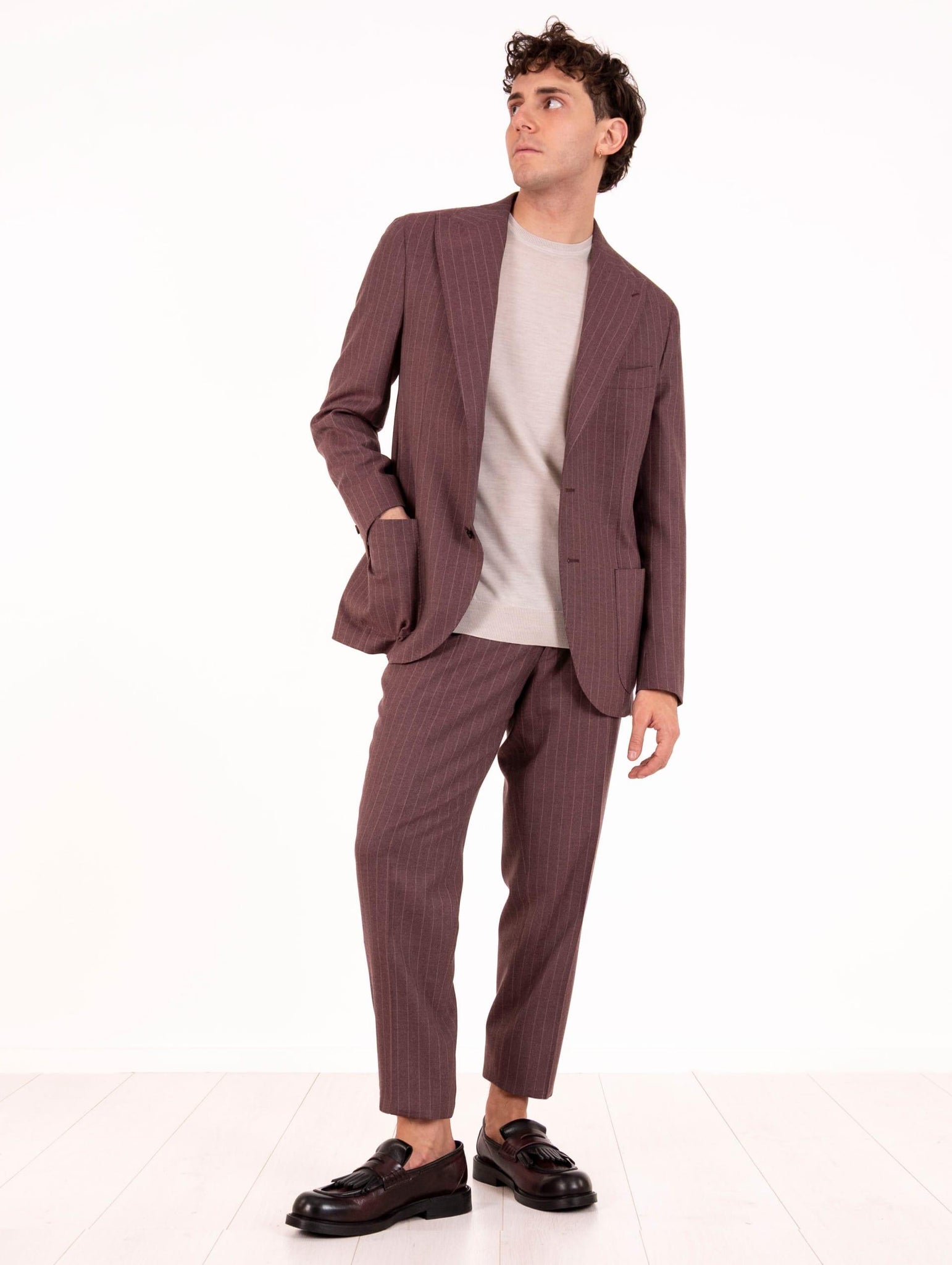 Abito Sartoriale Four Stroke in Lana Vergine e Cashmere Gessato Prugna AMADRID2/13102462 Four Stroke