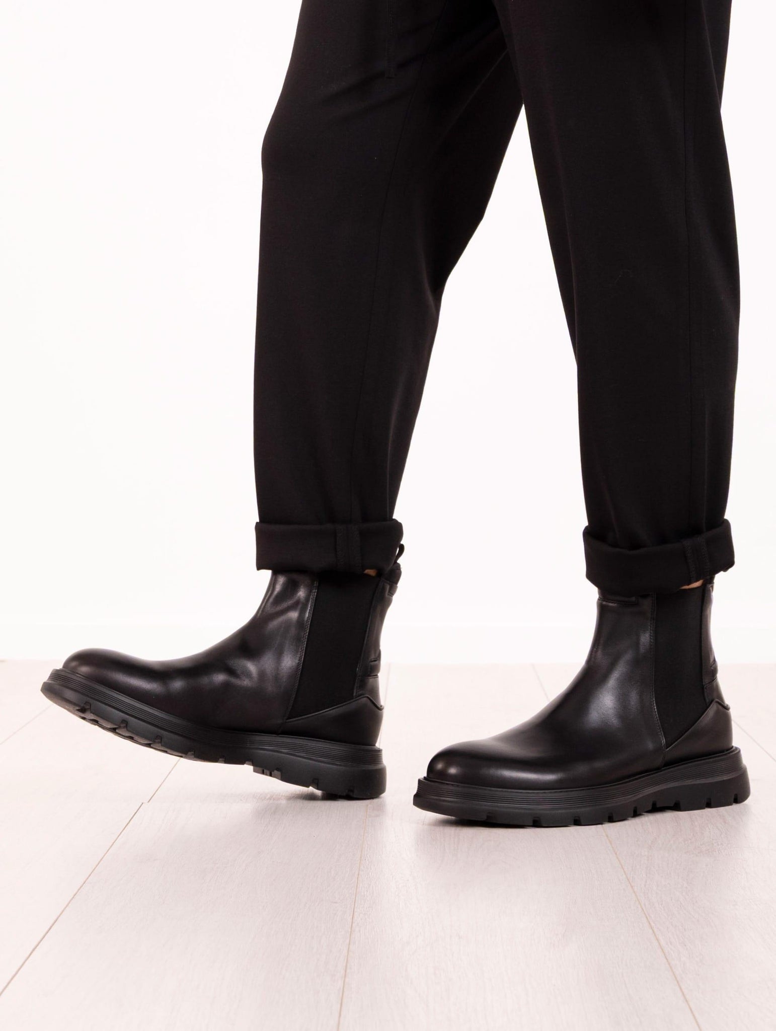 Stivaletto Chelsea Fabi in Pelle Nera FU1233PELLE Fabi