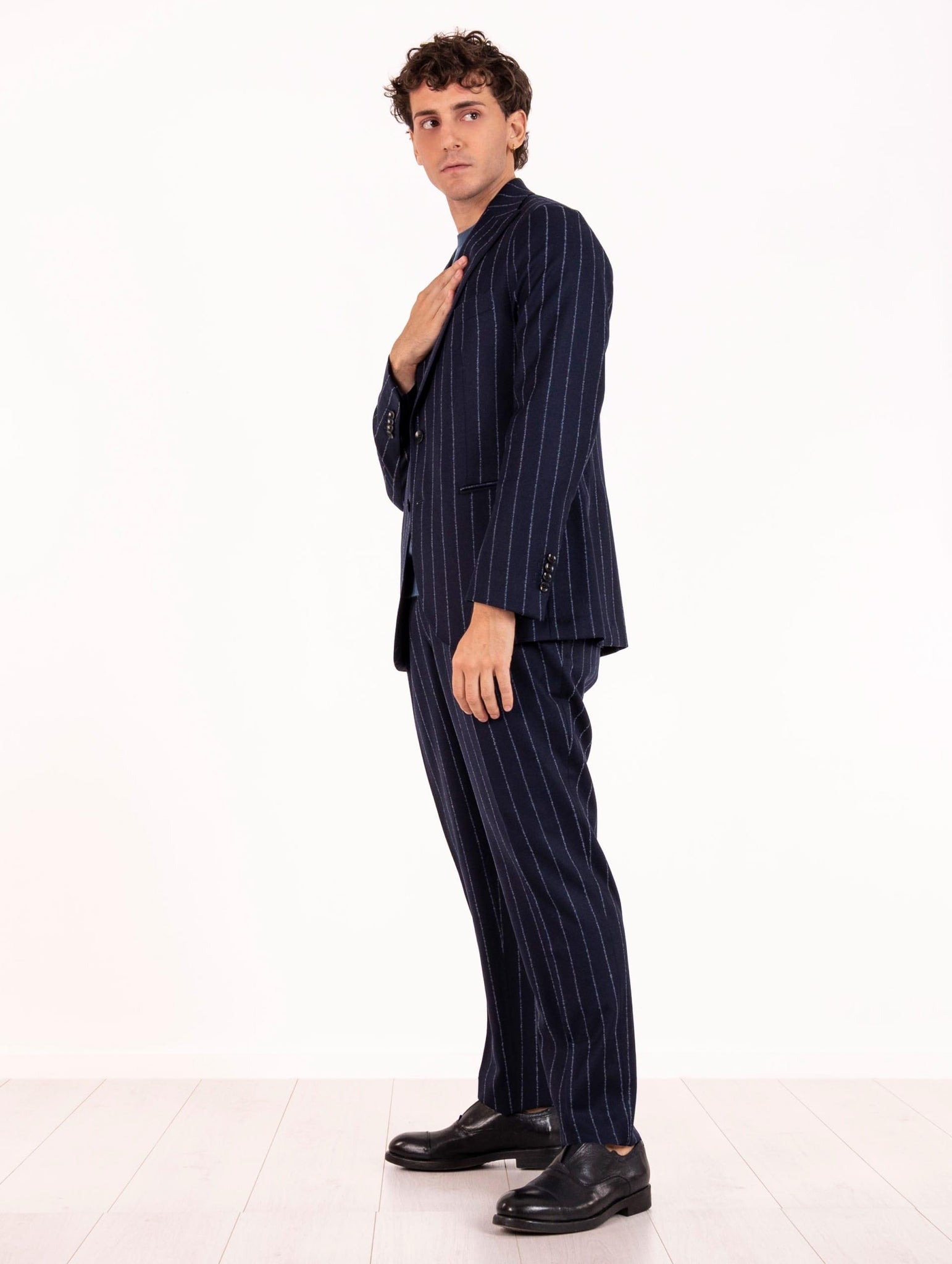 Abito Sartoriale Four Stroke in Lana Vergine Gessato Blu AMADRID1/13103256 Four Stroke