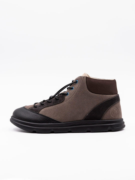 Beatles CNR in Suede Mud and Black