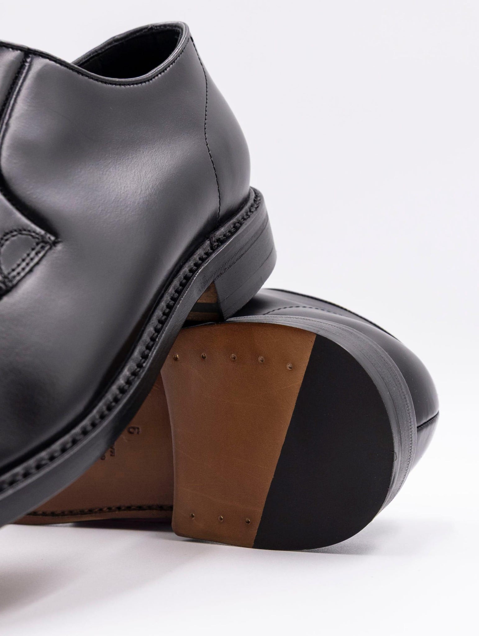 Stringata Berwick 1707 in Pelle Nero 5490HO223ROISNEGRO Berwick 1707