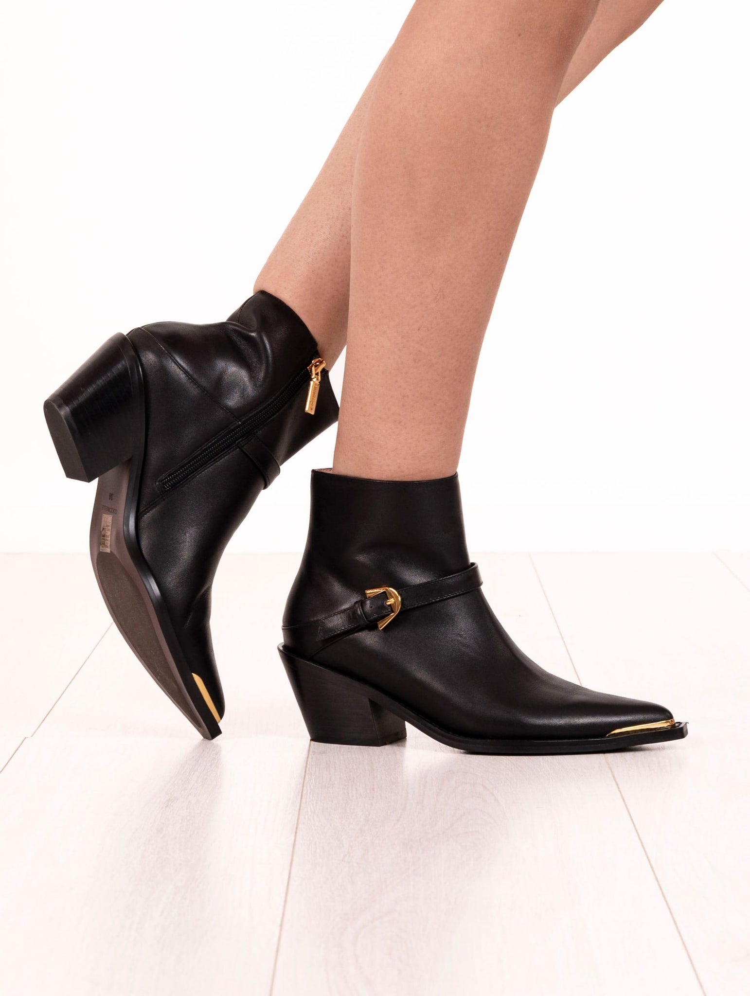 Stivaletto Connie Coccinelle in Pelle Nero E4TVK310201001 Coccinelle