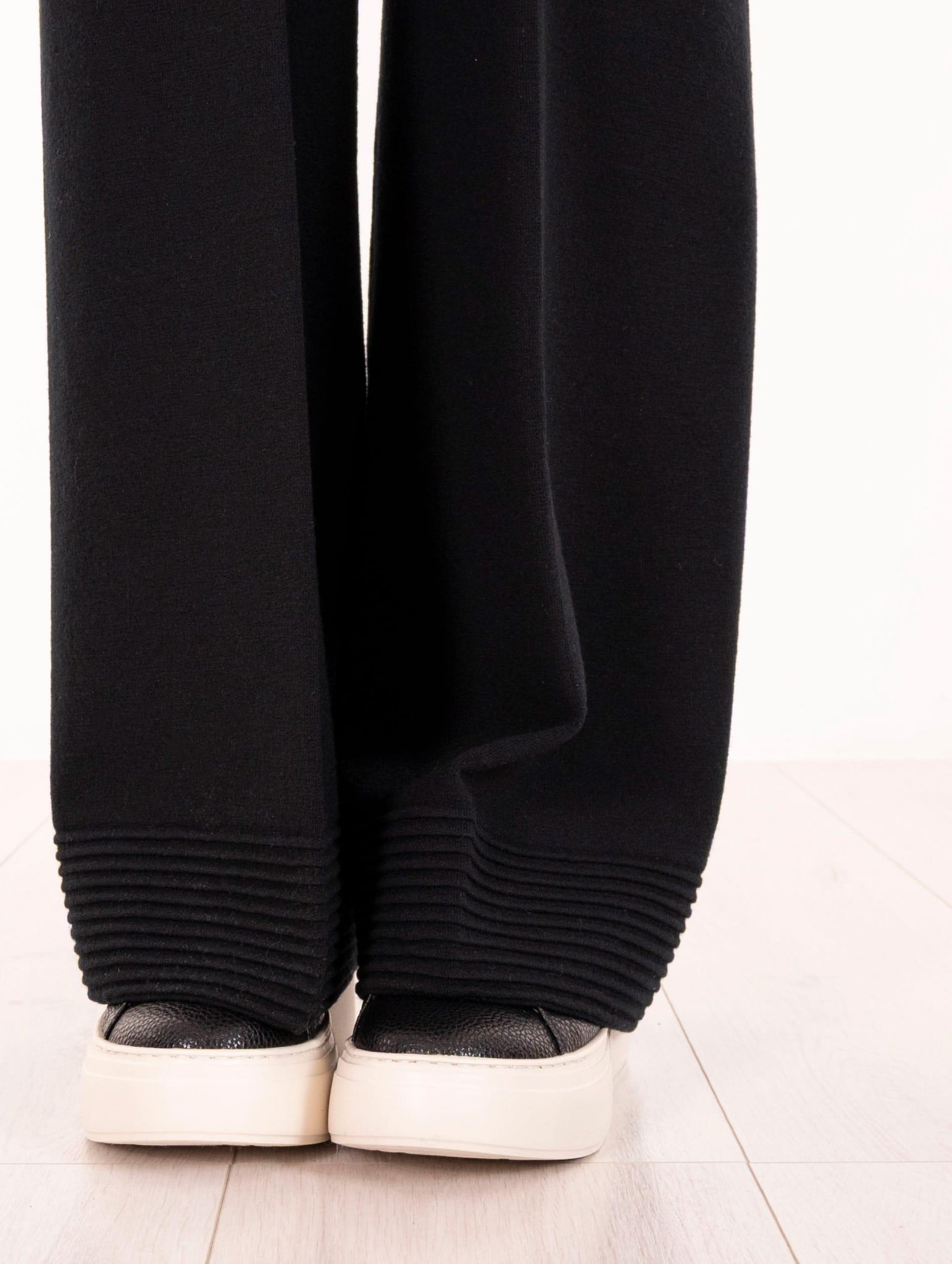 Pantalone Comfy D.exterior in Lana Merinos Nero 613322NERO D.EXTERIOR