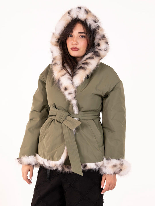 Wendbarer Mantel Violanti mit Luchskunstpelz in grünem Taffeta