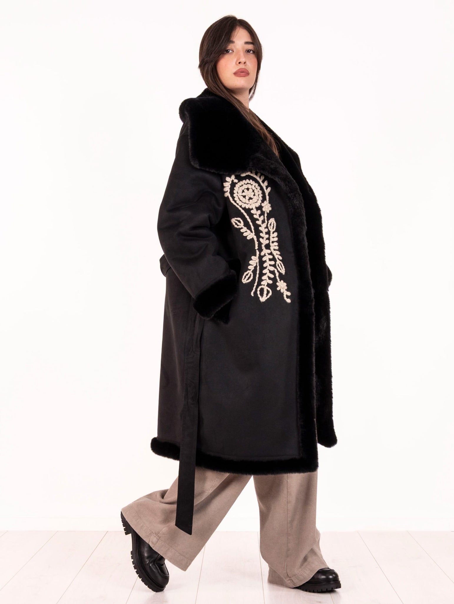 Cappotto Violanti con Ricamo Ecomontone Nero VS4475100512 Violanti