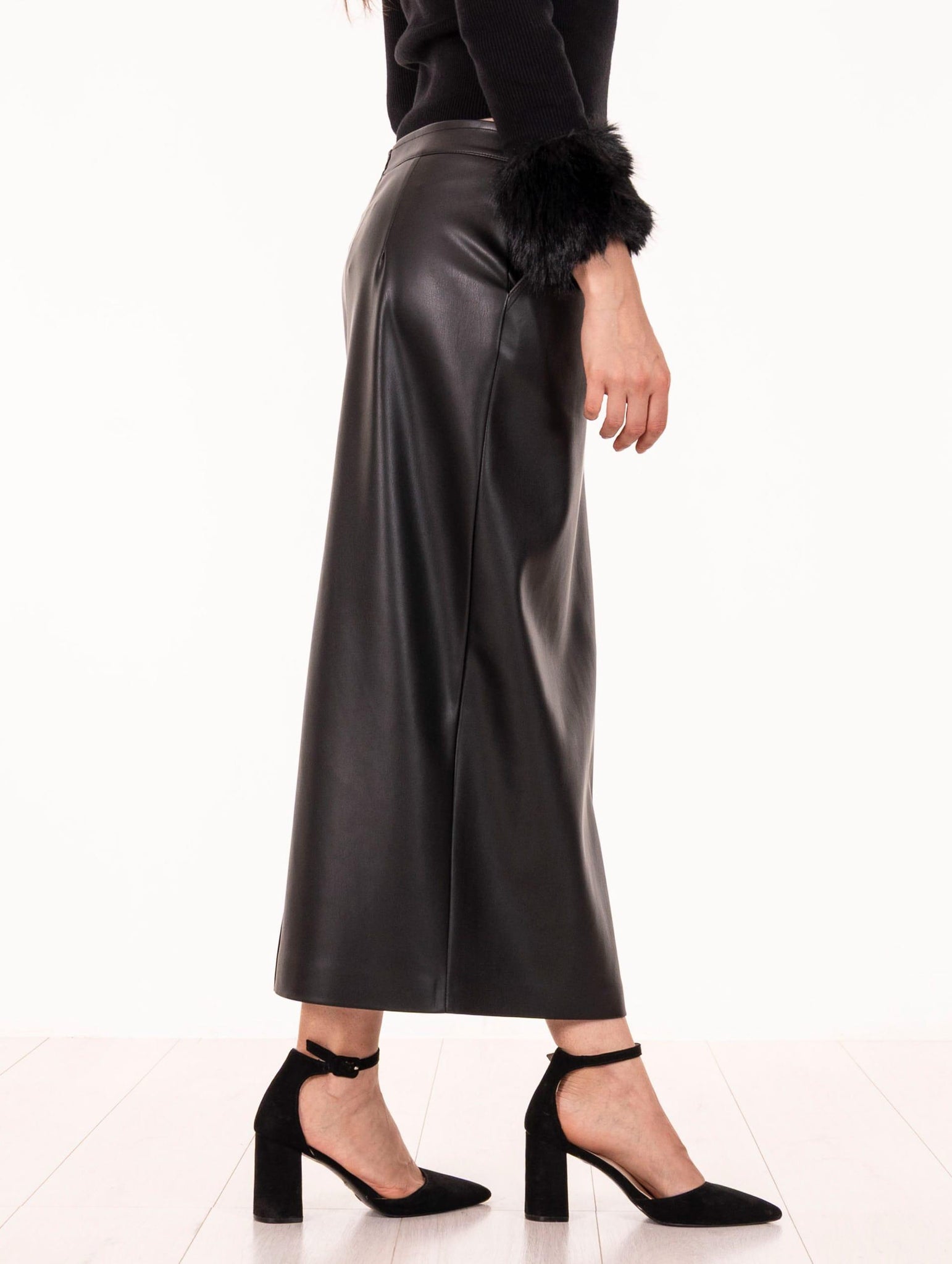 Gonna Alpha Studio in Eco Pelle Nera AD-4640M2002 Alpha Studio