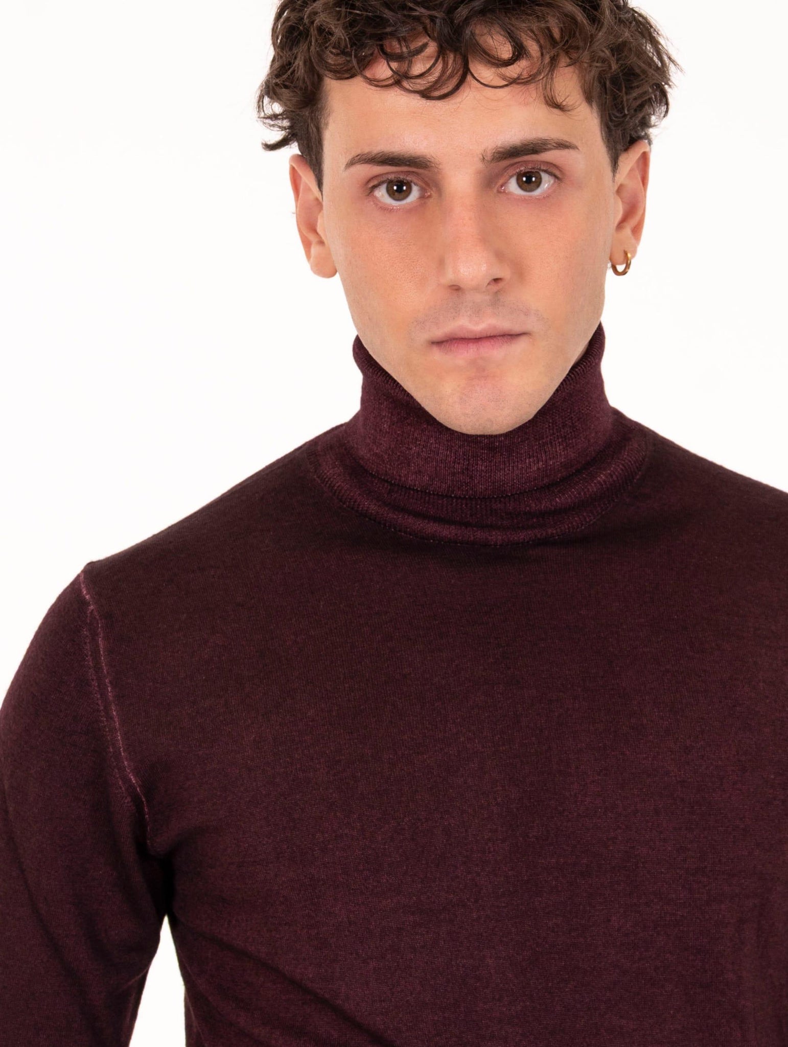 Maglia Dolcevita Four Stroke in Lana Merinos Extrafine Vino 000566 Daniele Fiesoli