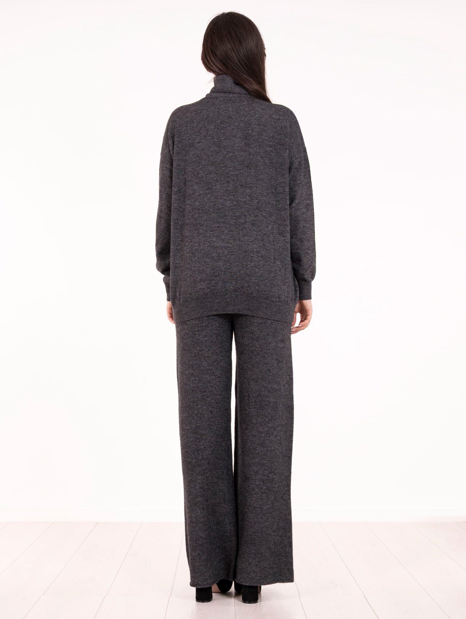 Completo White Wise Maxi Dolcevita e Pantalone in Cachemire Antracite WW20144_C1664 White Wise